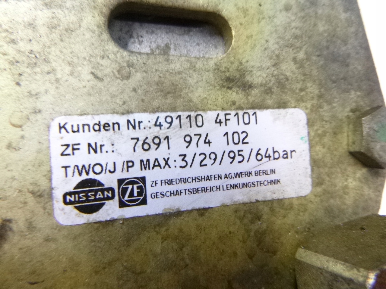 servo pump Nissan Micra K11 1.0 92-03r.