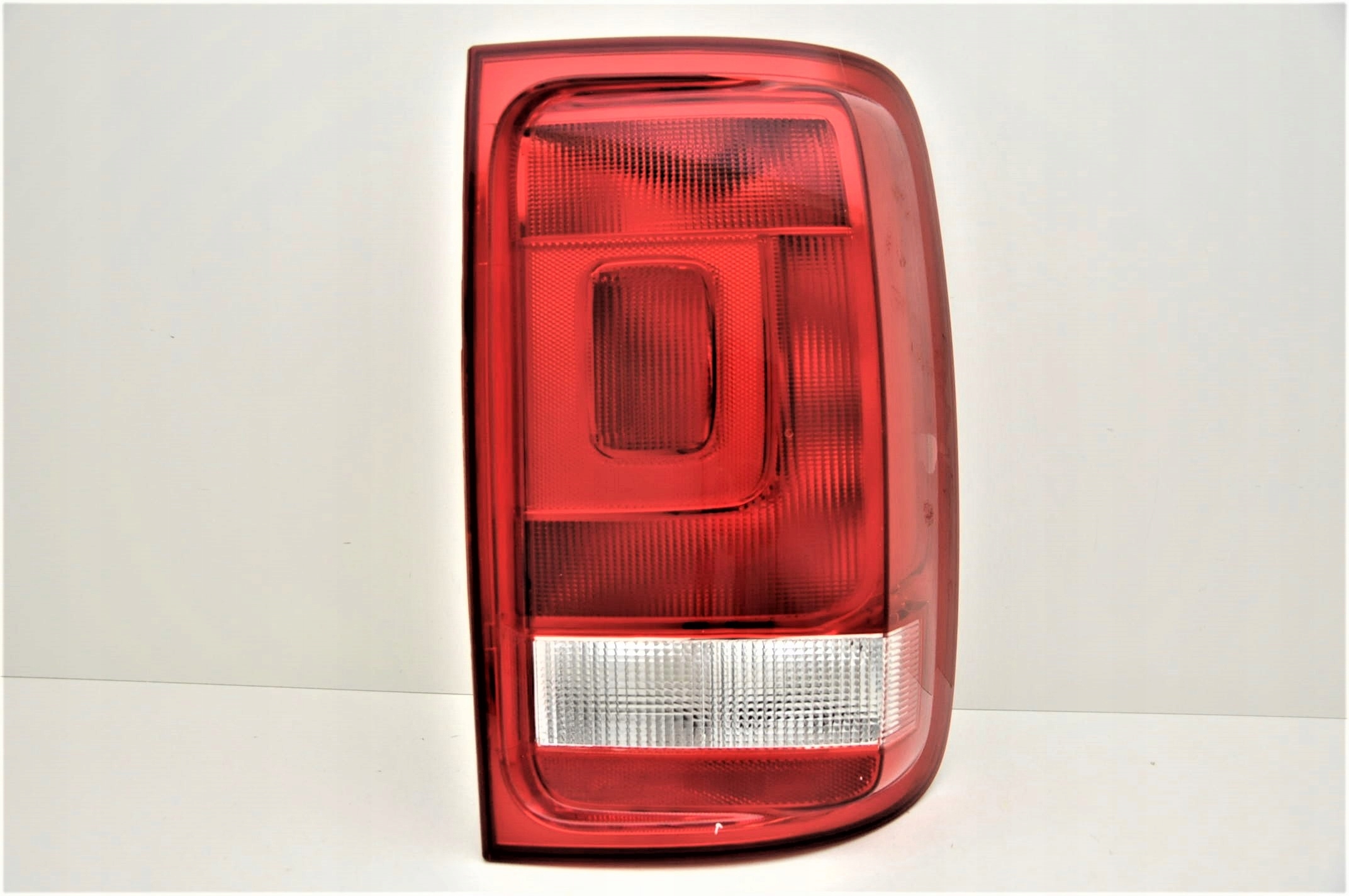 VW AMAROK 20102013 LAMPA TYLNA PRAWA NOWA DEPO