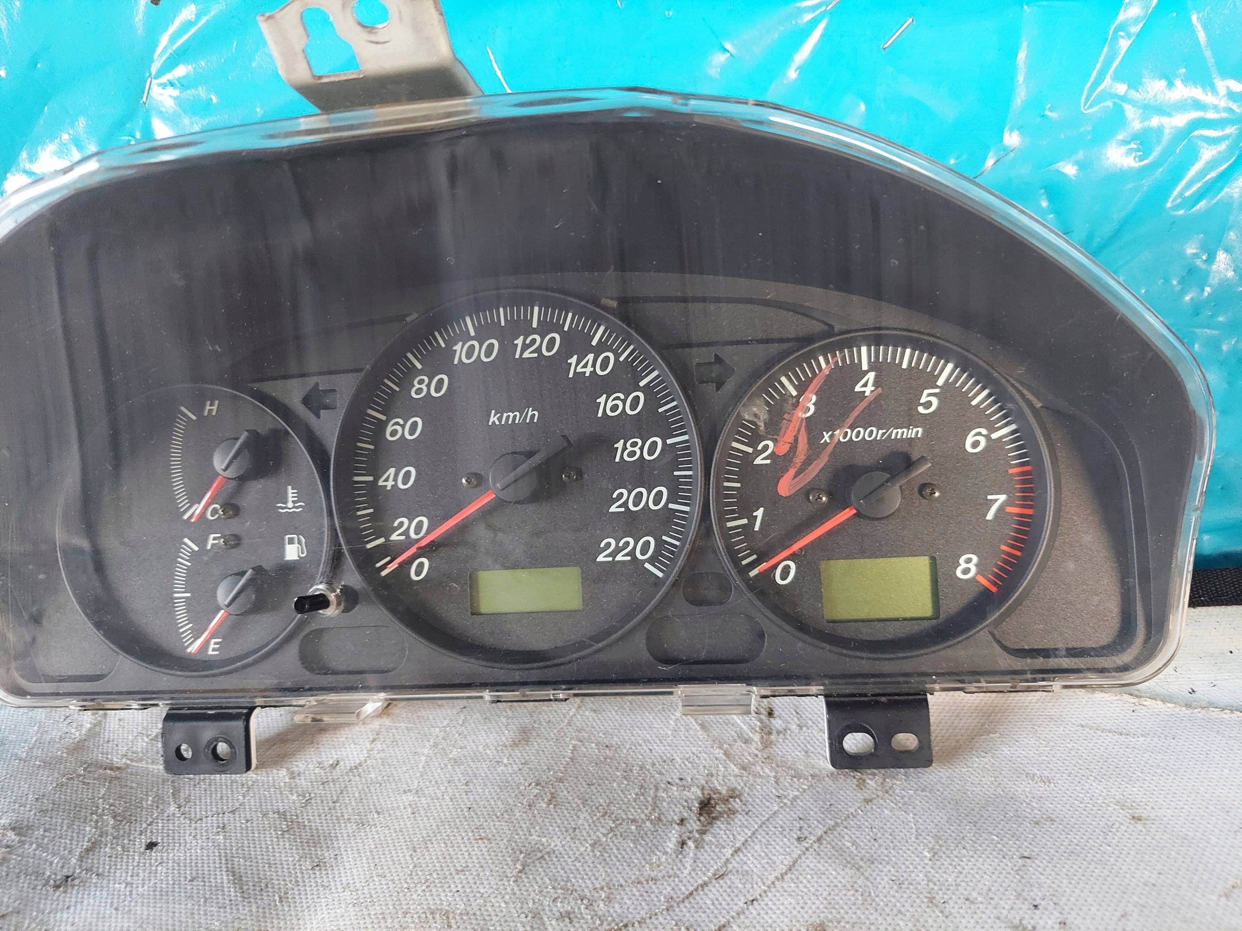 dials clock MAZDA PREMACY 2.0 B CB07F