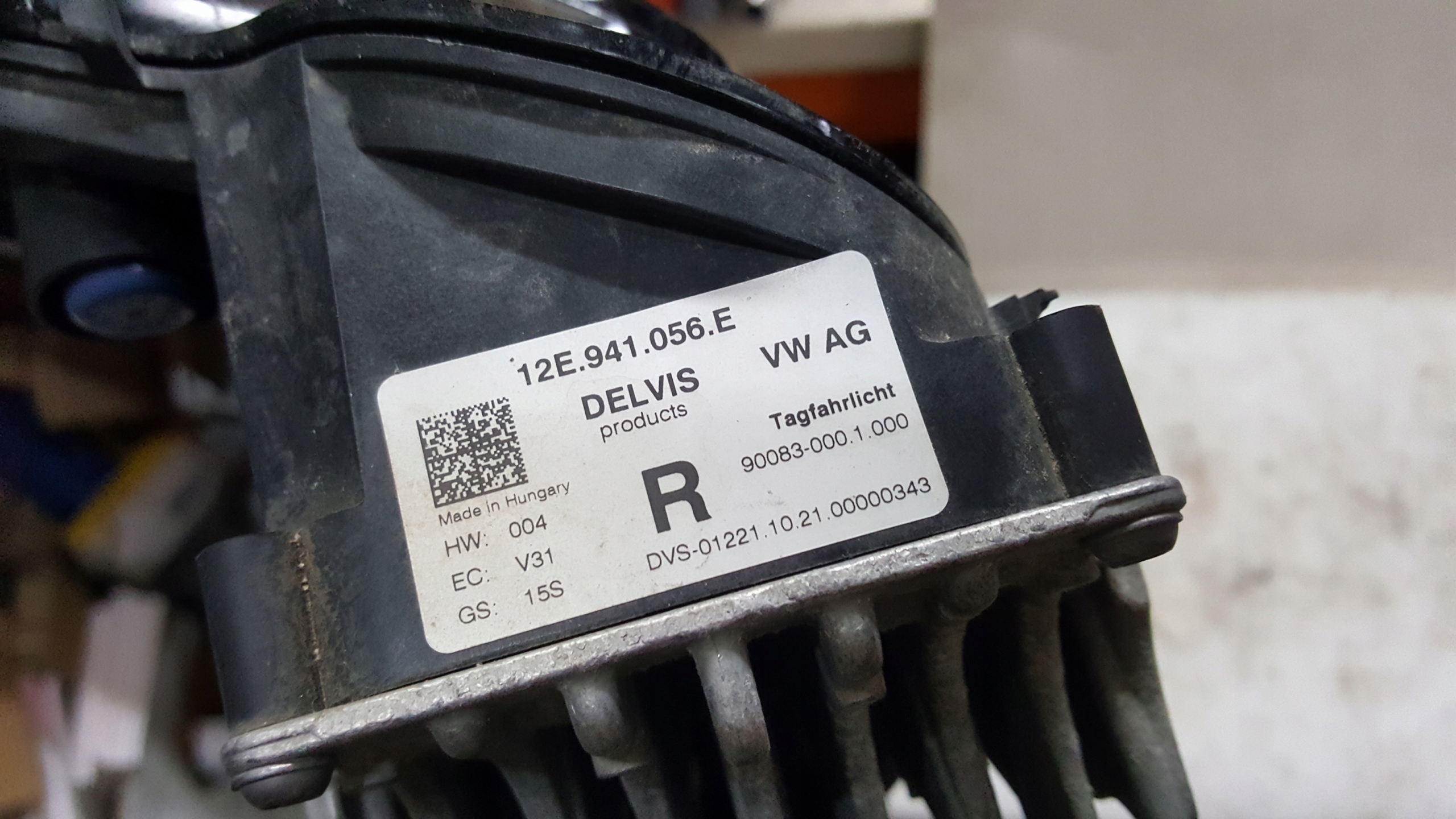 правый ГАЛОГЕН led- -- vw РЕСТАЙЛИНГ 12E941056E