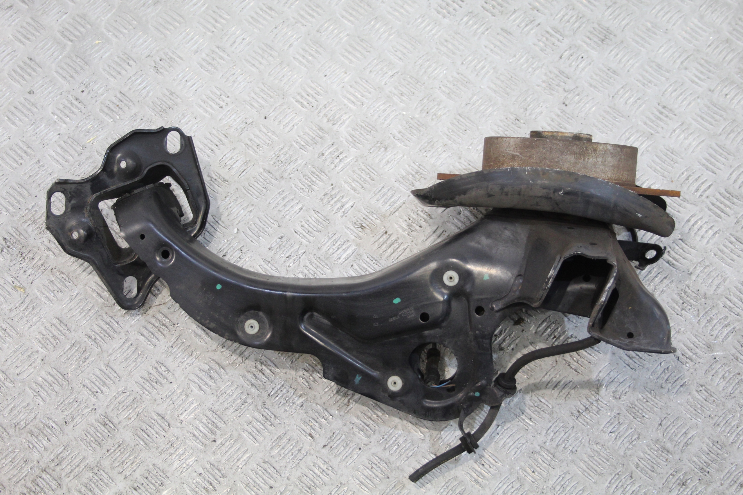 swing left rear part MINI COOPER F56 JCW 6851575