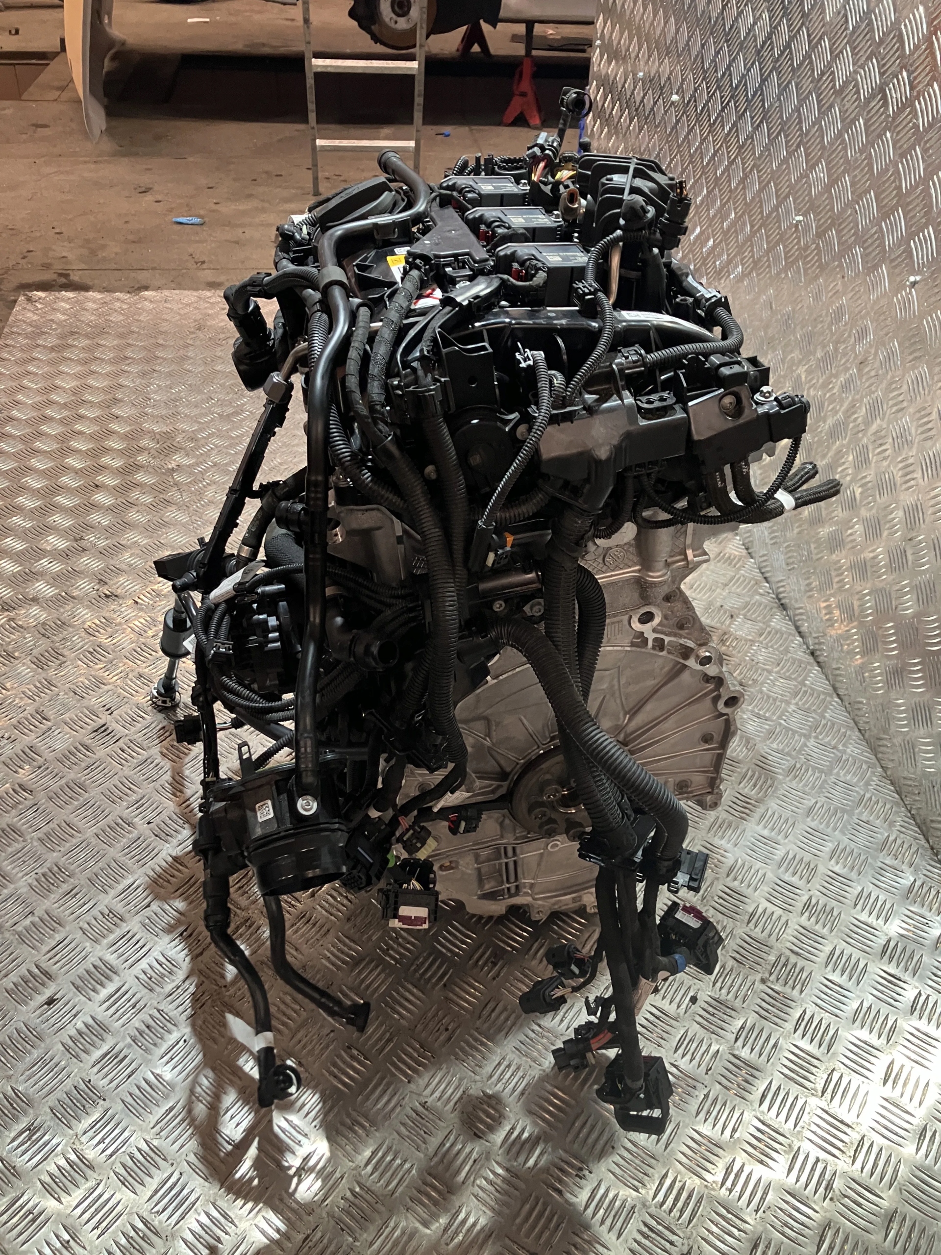 двигатель комплектный X1 U11 PHEV 25 EX 1.5и ГИБРИД