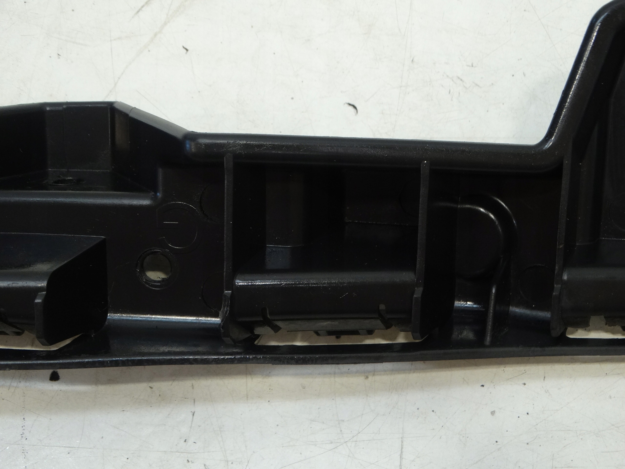 console bumper bracket left front RENAULT MASTER III 620430006R