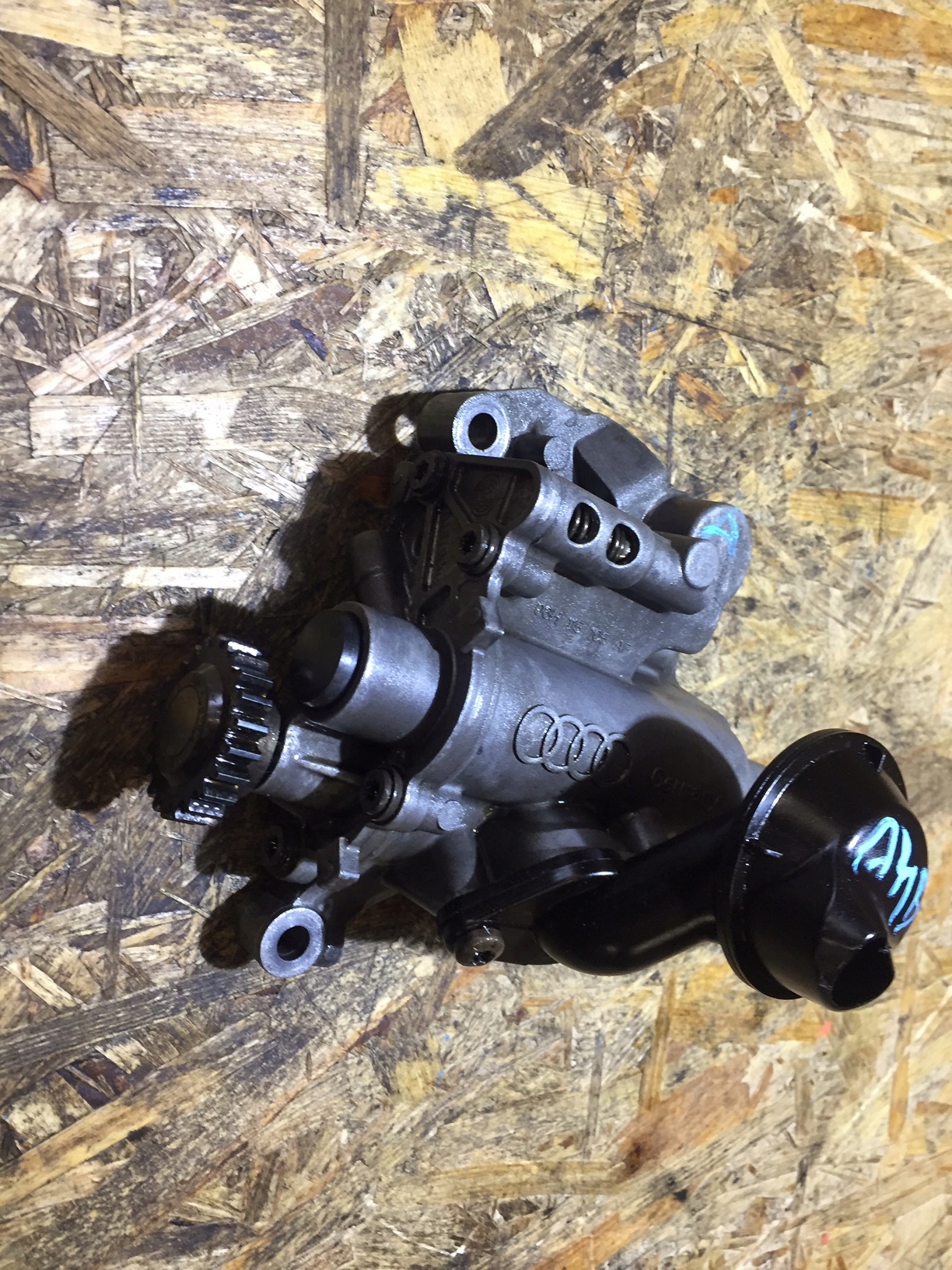 AUDI A4 B8 2.0 TFSI Ölpumpe CDNC 06H115105AF