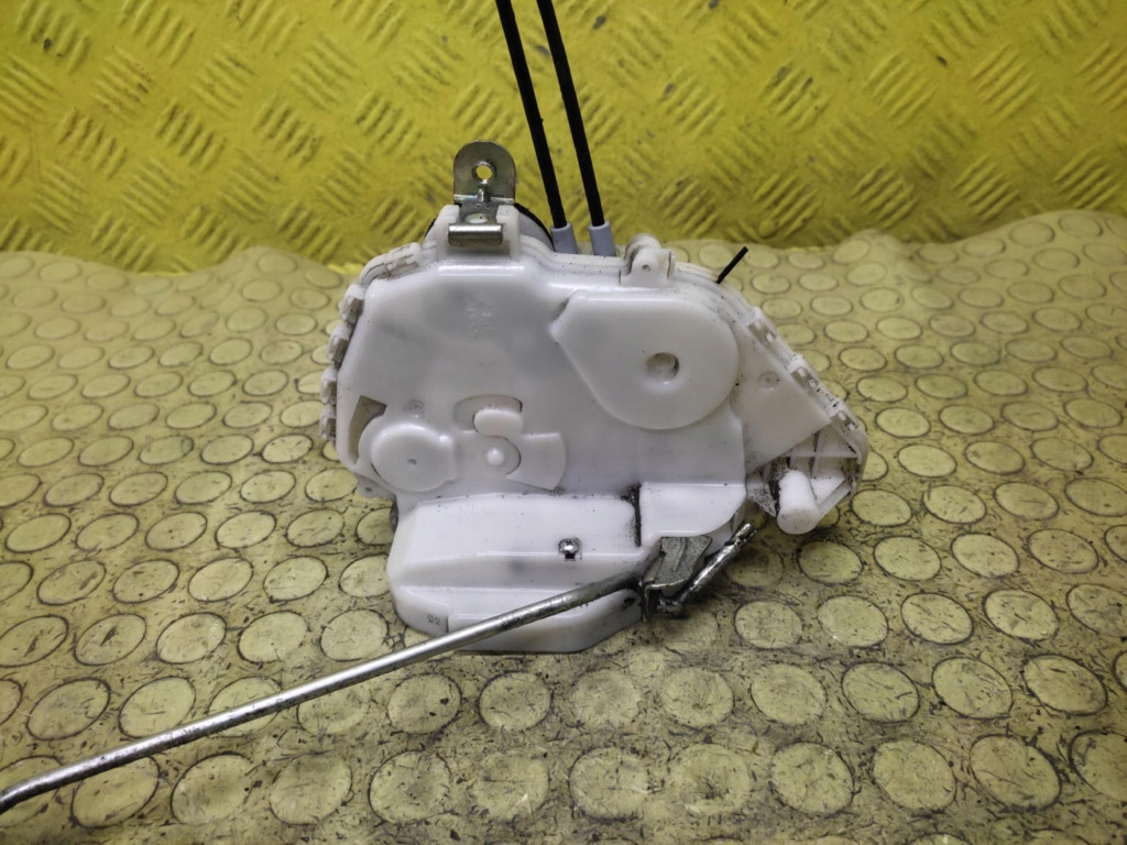 HONDA CIVIC VIII sedan lock door right front