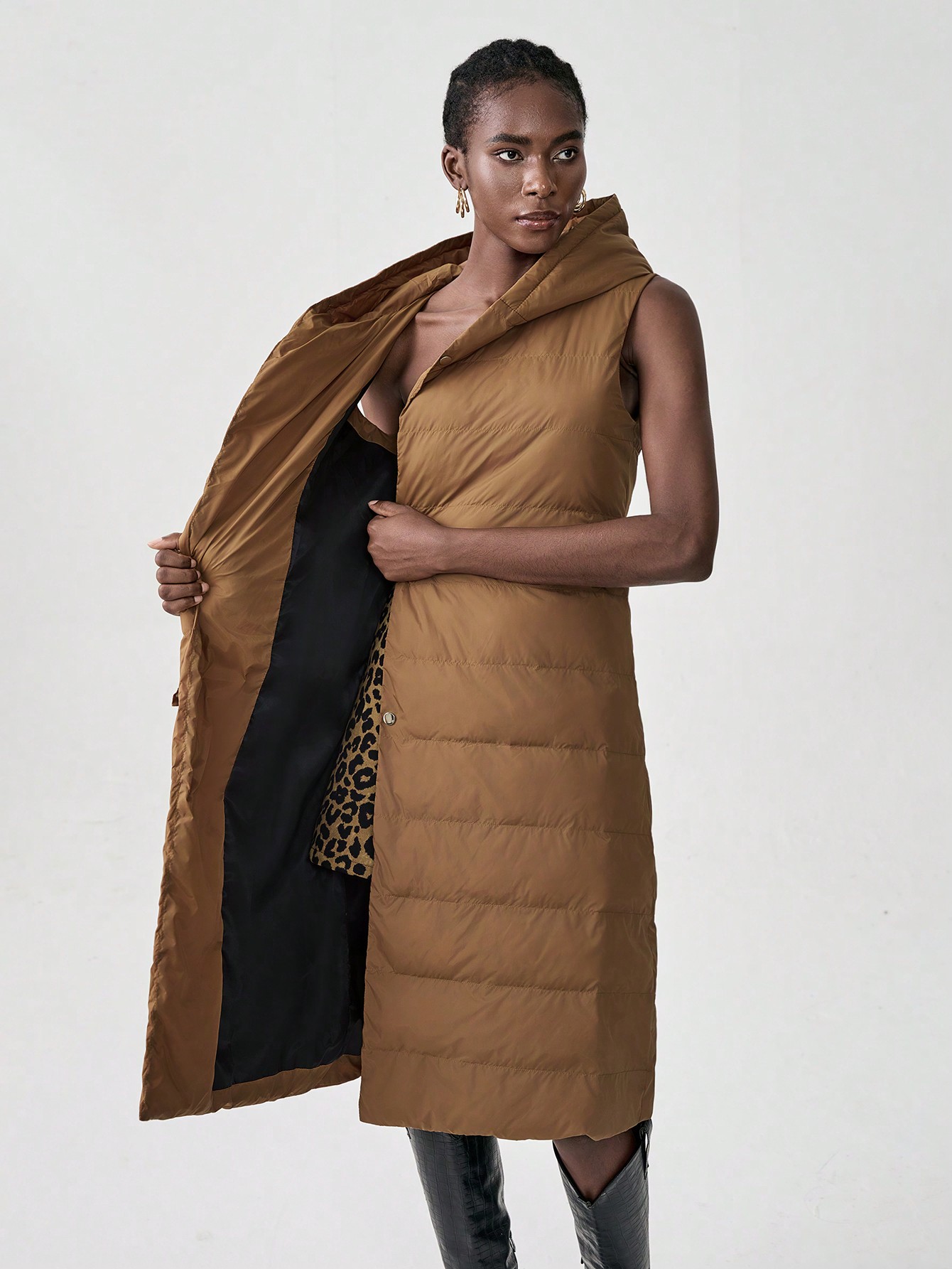 Shein Prošívaná Péřová Vesta S Kapucí Kapucí, Hnědá, Vel. 36