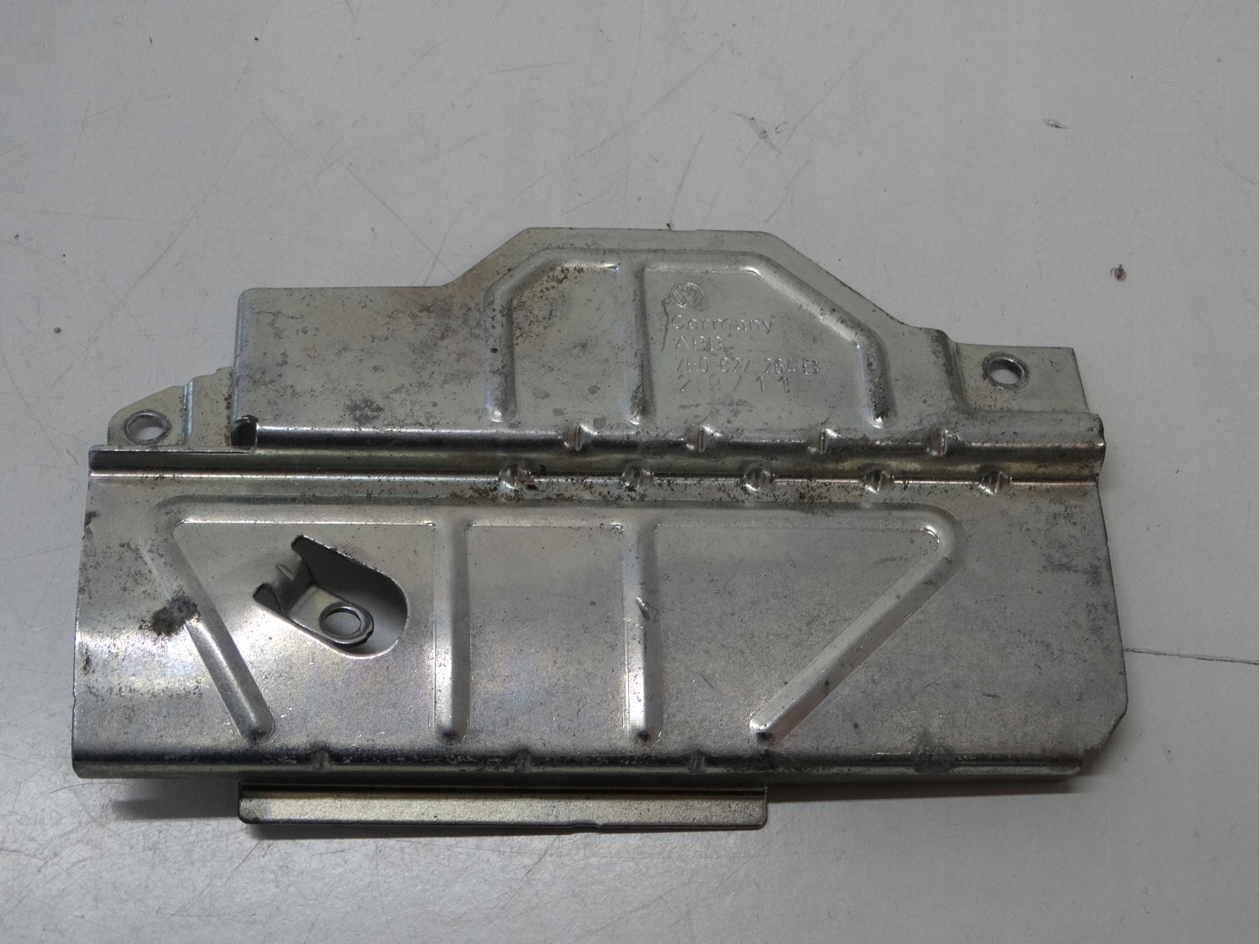 WZMOCNIENIE ZAMKA KLAPY TYŁ VW T5 LIFT 7E0827264B