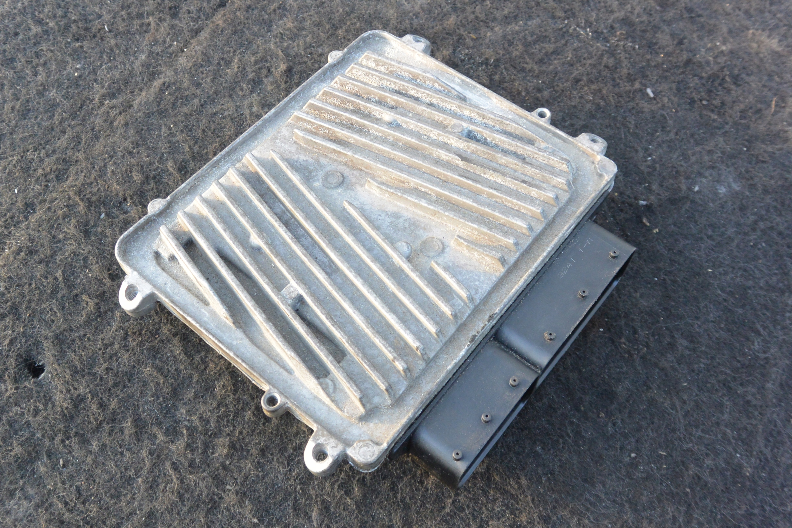 computer control unit of the engine 4.7 V8 MERCEDES GL X164