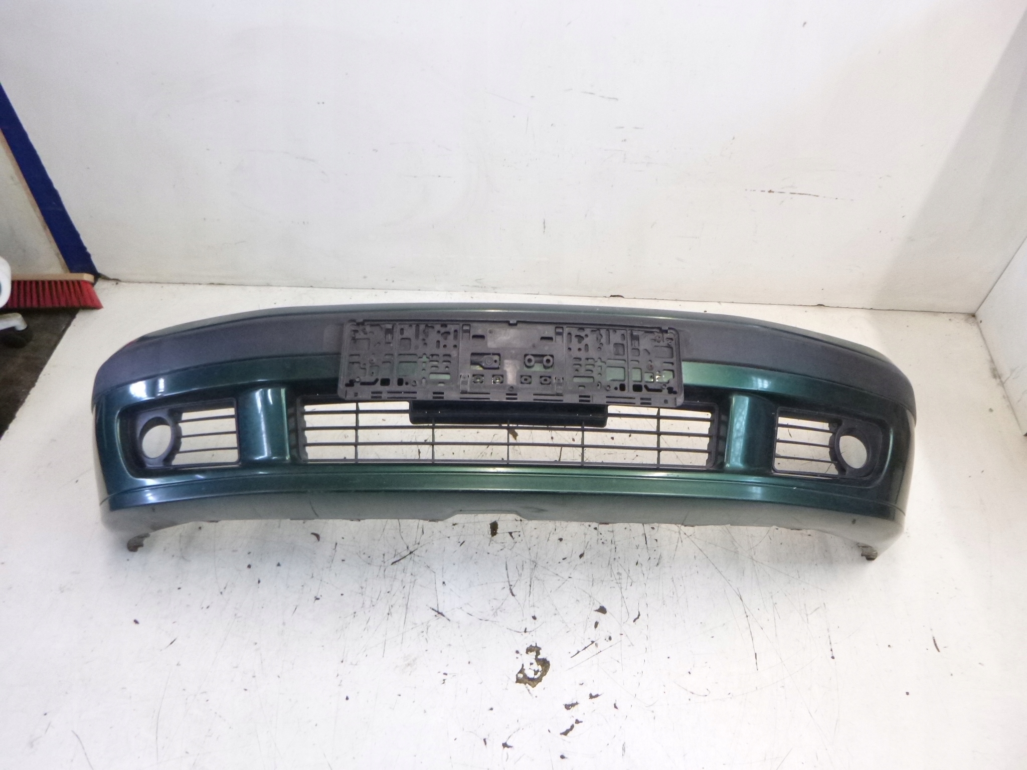 FRONTSTOSSSTANGE MITSUBISHI CARISMA LIFT G19 2001R.