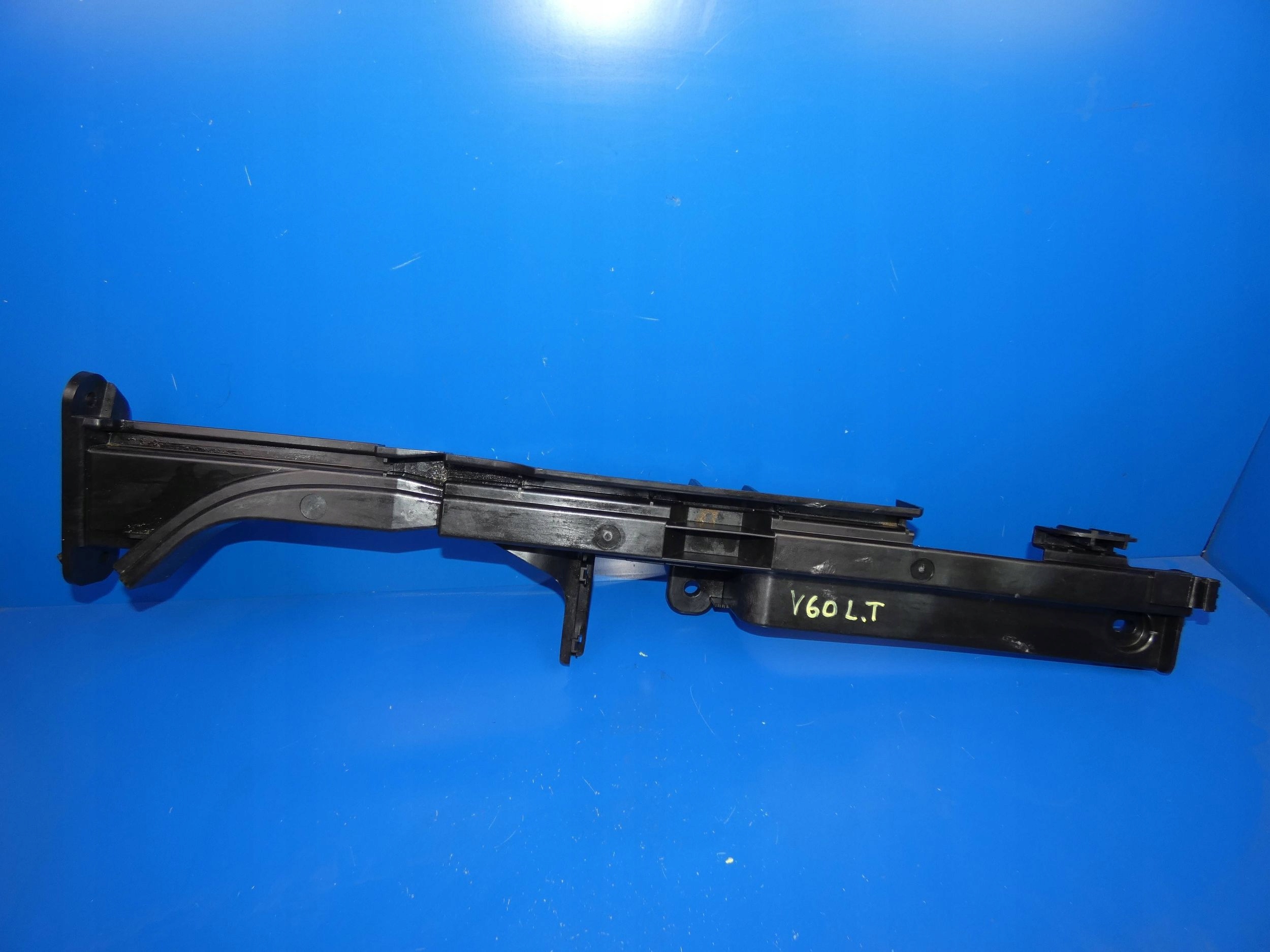 VOLVO V60 rail boot holder of the floor left rear part