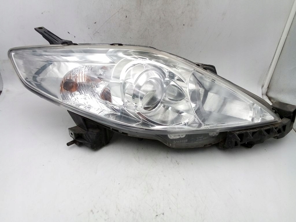 Mazda V 5 and 1 light right front front P5115R