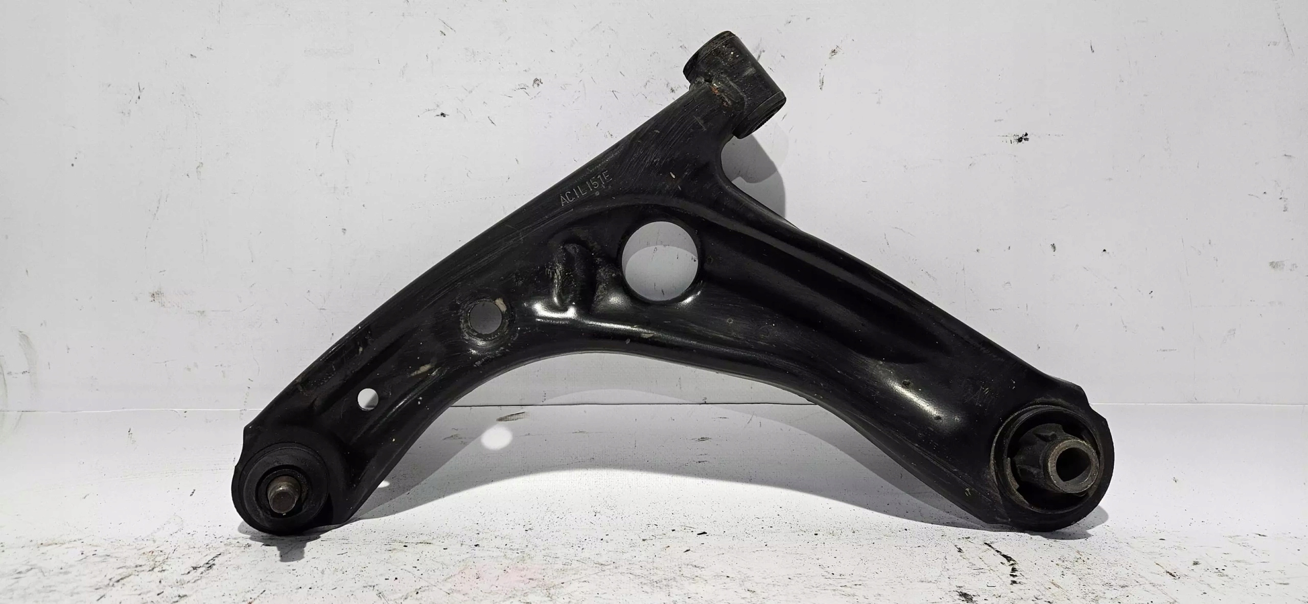 arm right front TOYOTA AYGO C1 107 05- original