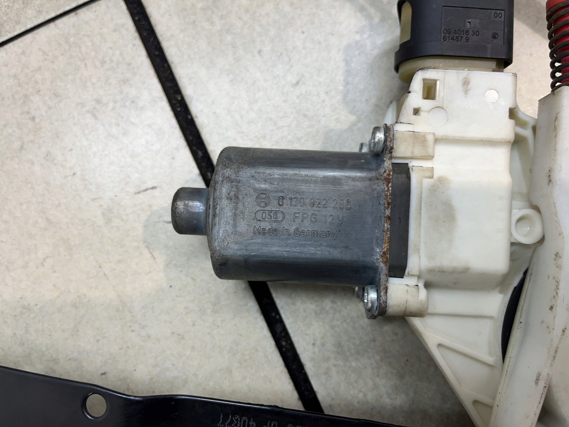 window regulator right rear part S-MAX and 2.0 TDCI 6M21U27000B2