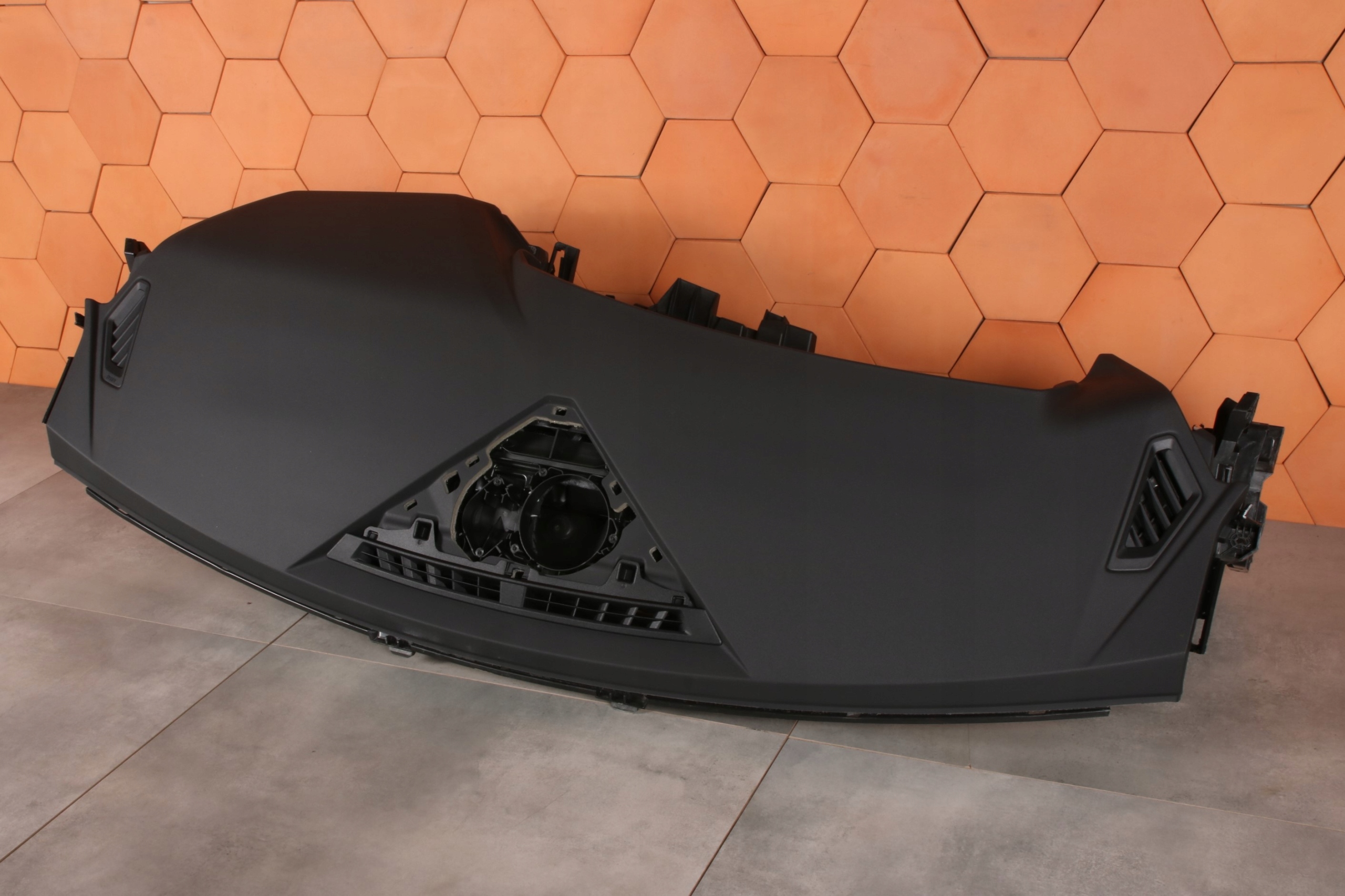 BMW 1' F70 2' F74 originál dashboard instrument panel console black EUROPA