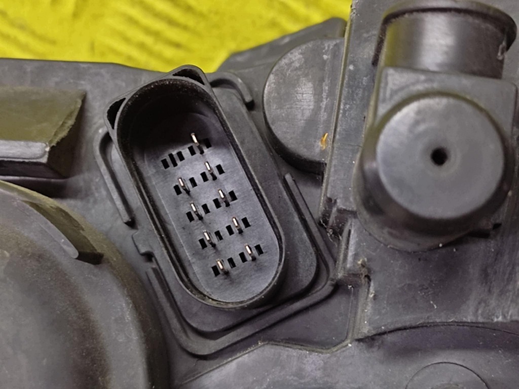 VW POLO IV REFLEKTOR light right front 6Q1941008M