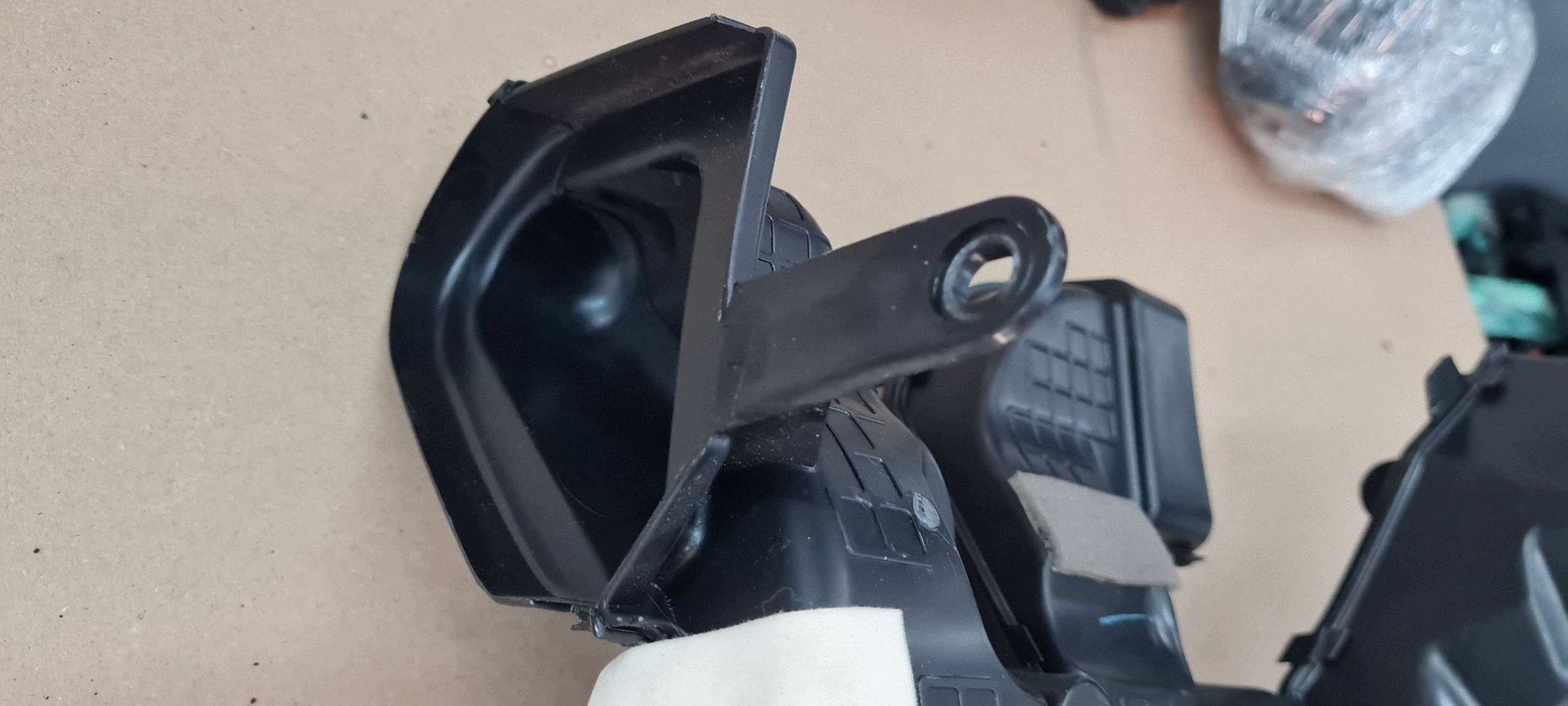Ford Edge II 2020 Boîte Couverture Bloc de chauffage complet Bouches buses EM2B18C298BG