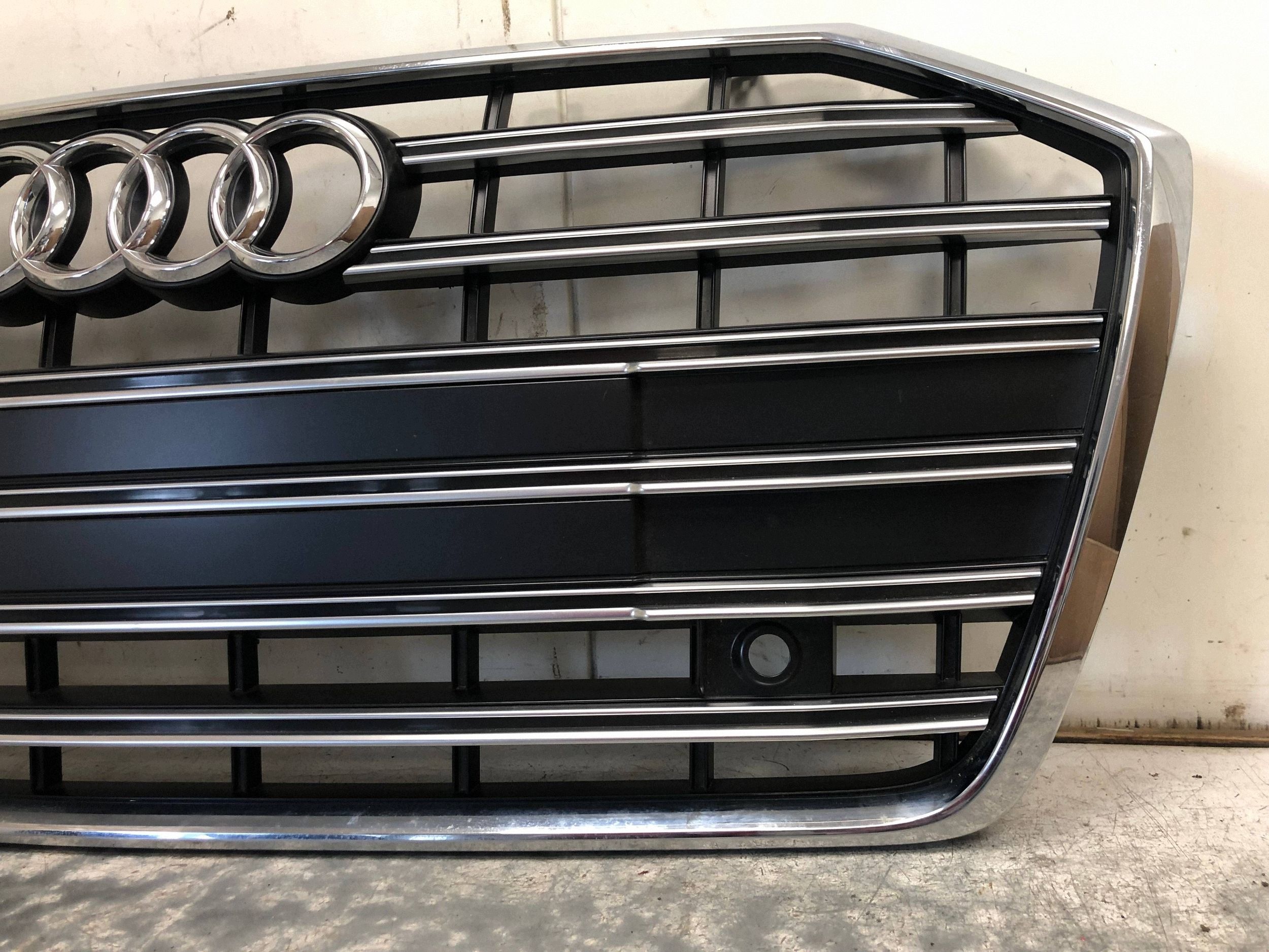 Grill Grill AUDI S6 C8 4K0853653D