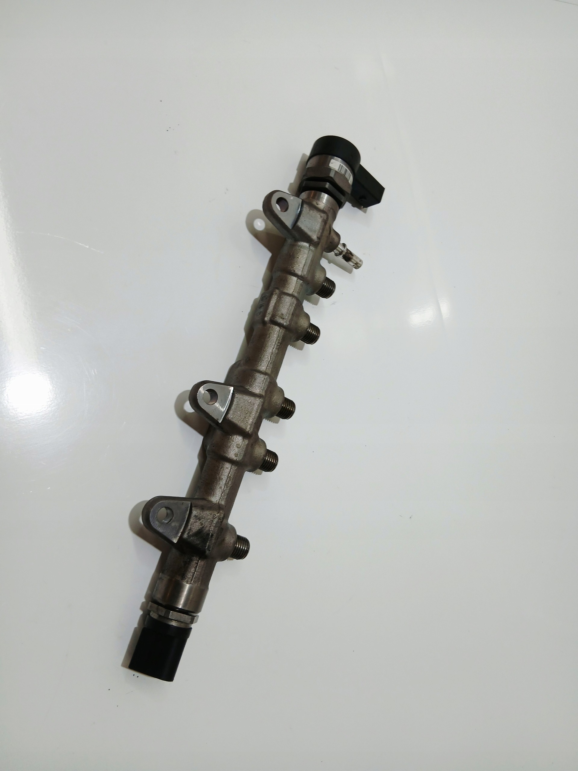 Rampe injection BMW X3 F25 B47 2.0D 8514154