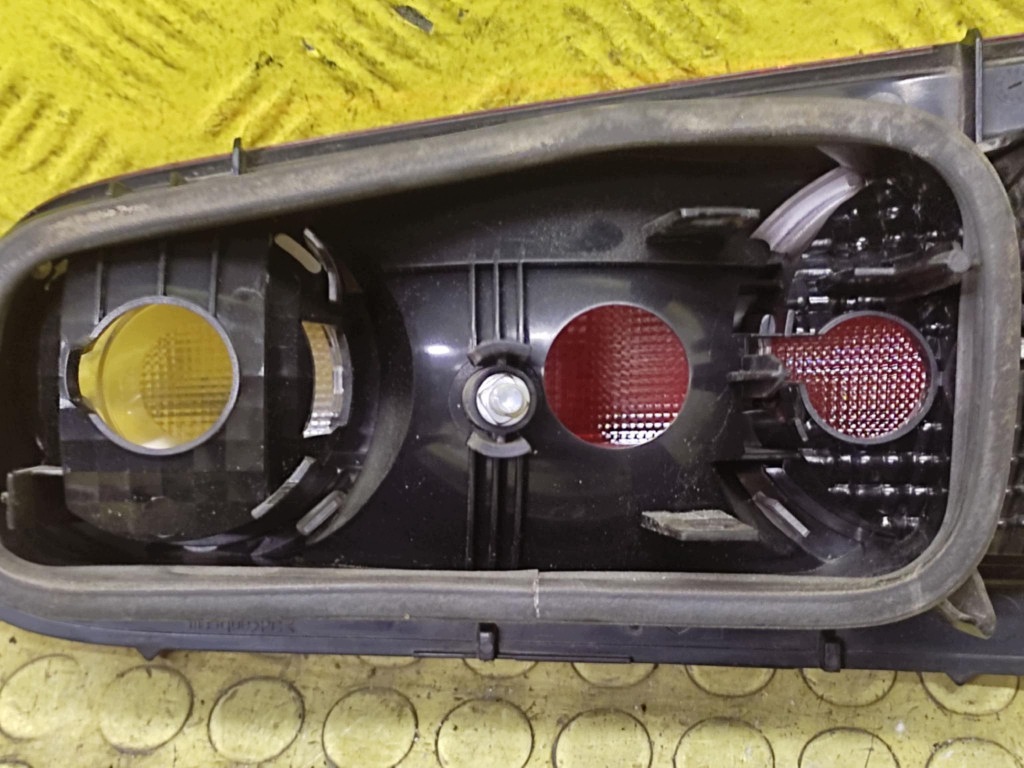 RENAULT LAGUNA II light left rear part to the bonnet
