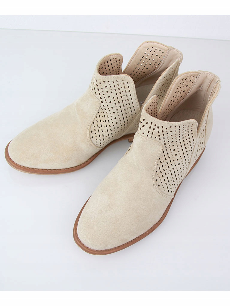 WIOSENNE BOTKI DAMSKIE AŻUROWE BUTY Z WYCIĘCIEM ZAMSZOWE BEŻOWE 41 Oryginalne opakowanie producenta pudełko