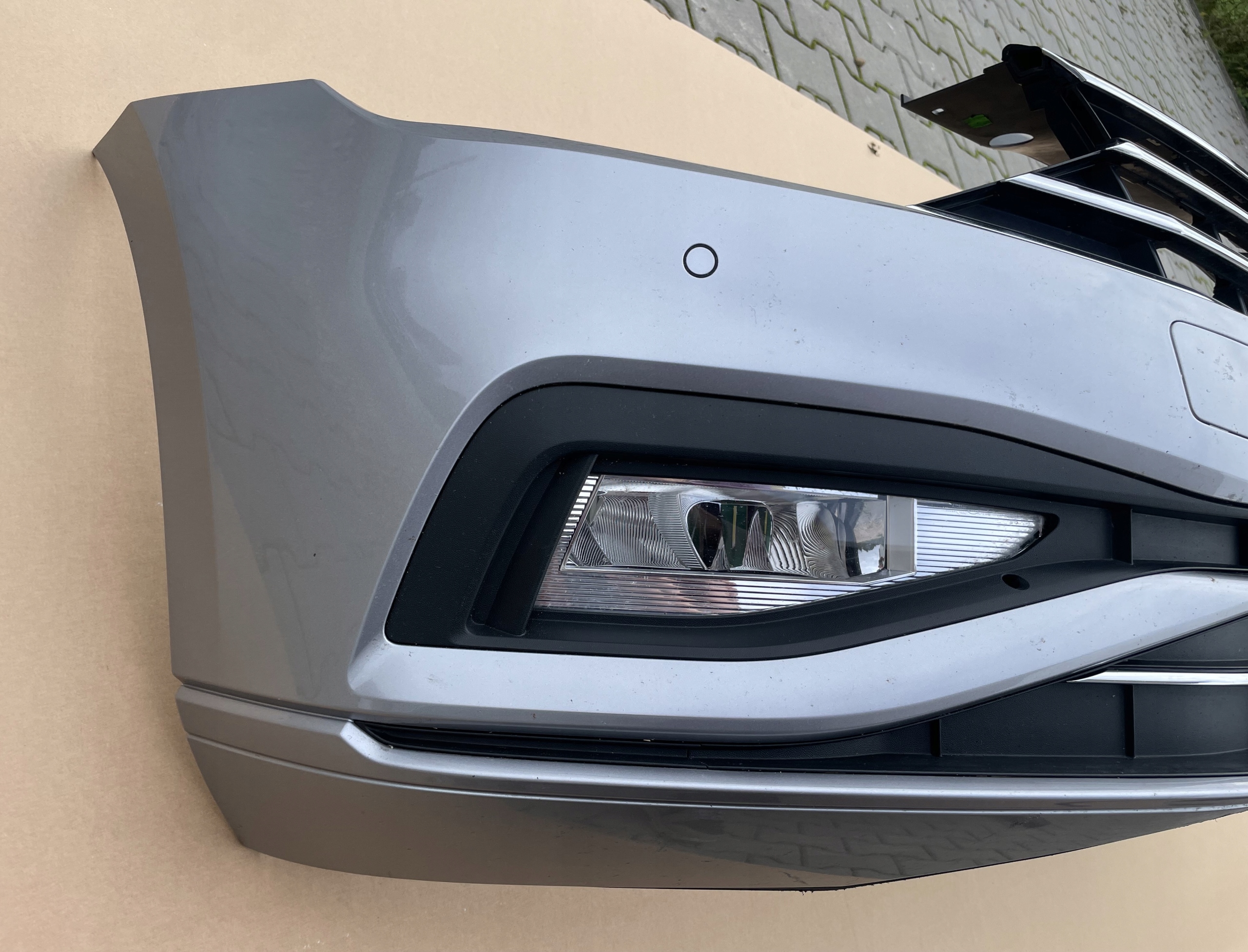 bumper VW PASSAT B8 LIFT PDCX4 W colour LB7S complete