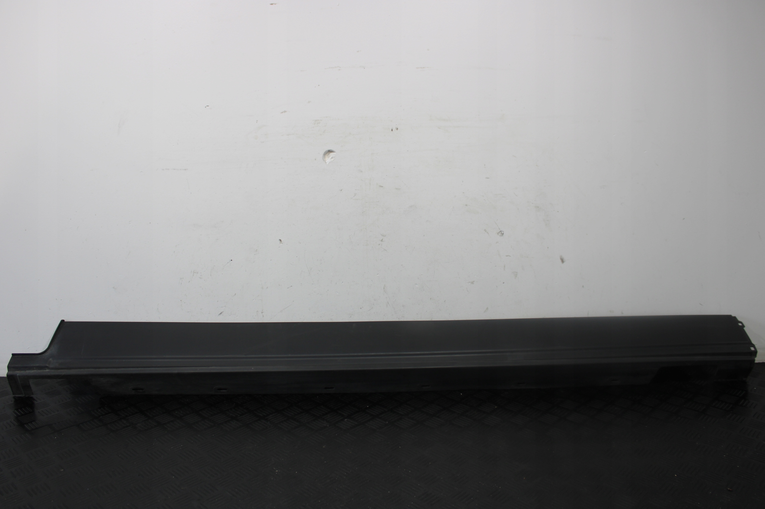 cap threshold threshold left LAND ROVER DISCOVERY V 5 L462 CPLA-101D57-AA