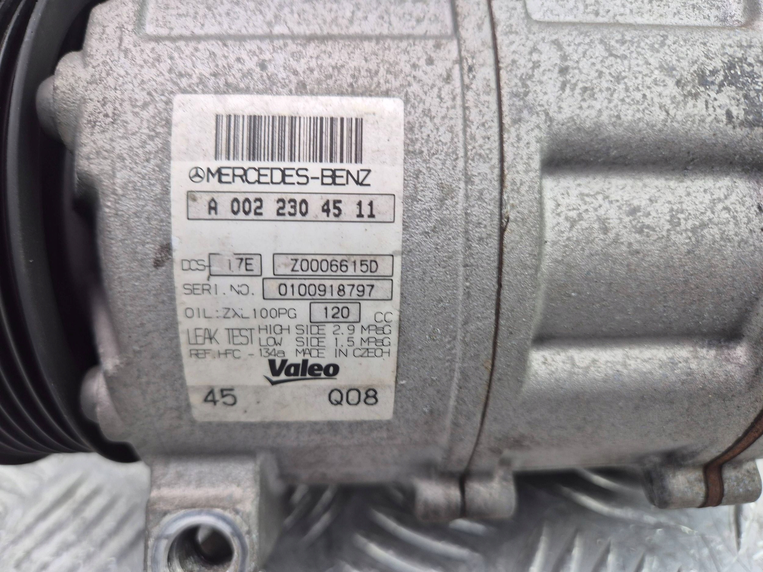 Mercedes E200 CGI W212 compressor; compressor of the air conditioning A0022304511