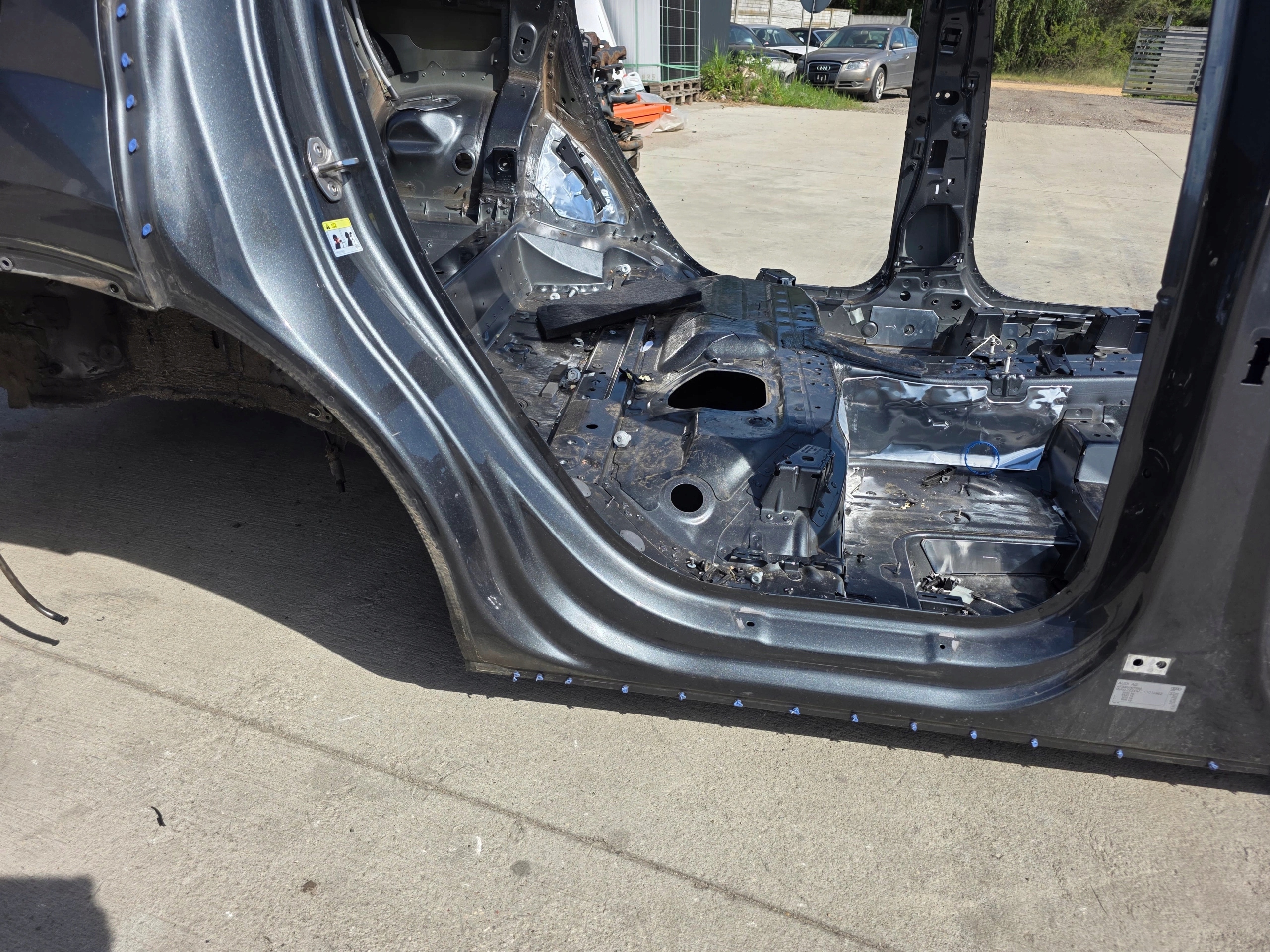quarter threshold right side of the passenger AUDI Q7 4M original !!!