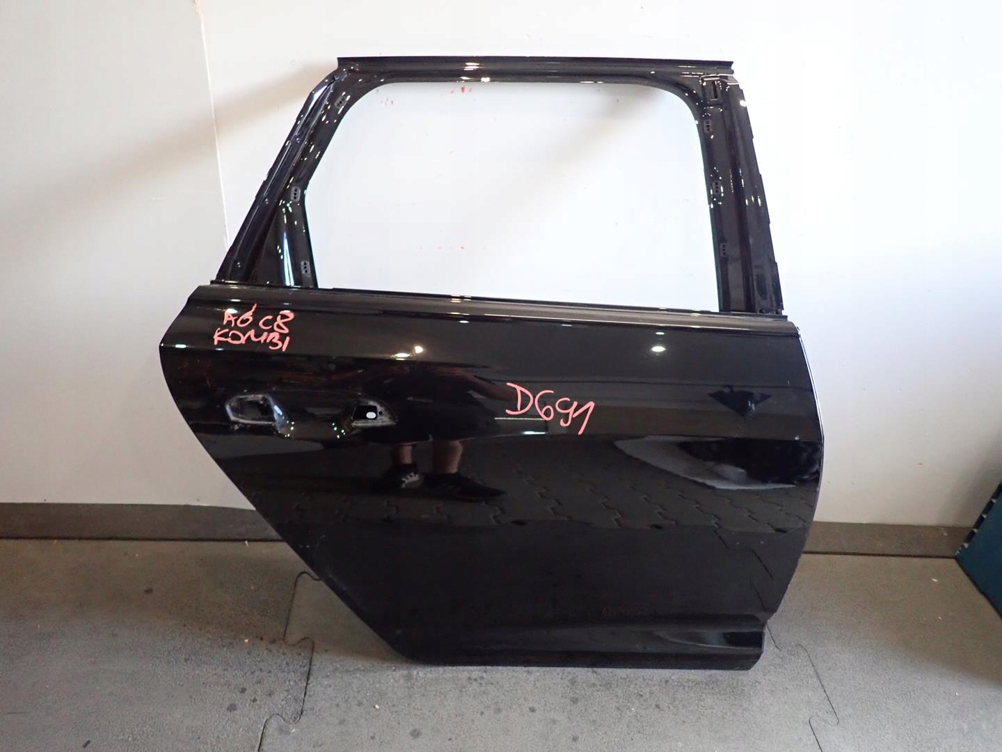 door rear part rear. right AUDI A6 C8 2018- KOMBI 4K