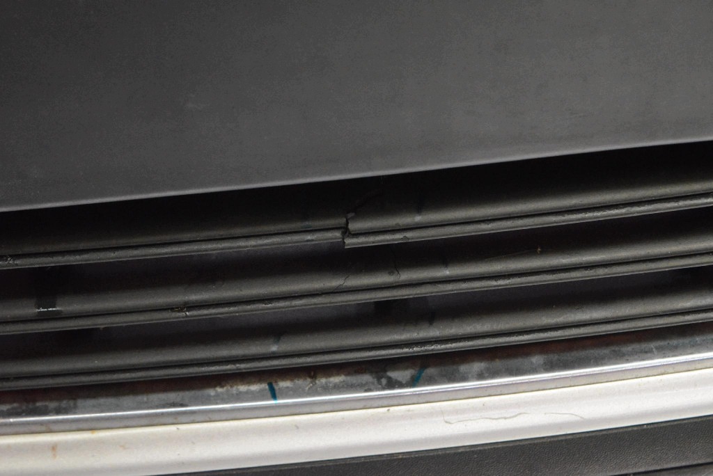 bumper front front SREBRNY VW PASSAT B6 05-10