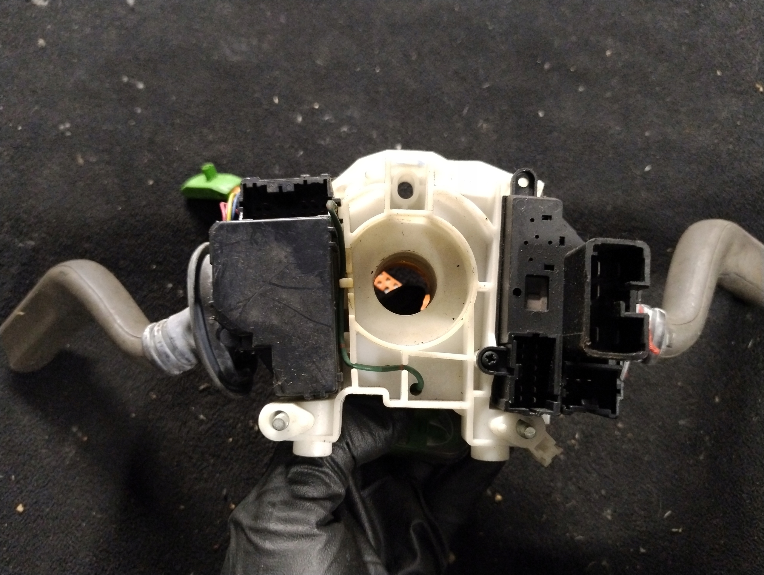 steering wheel levers and controls ring Volvo V40 30808928