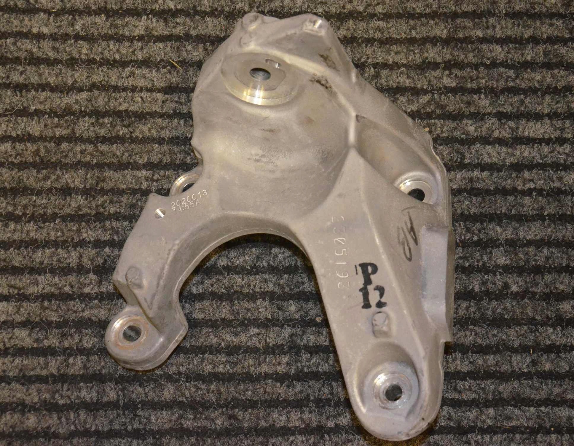 68451121AC - Левое крепление двигателя WRANGLER 4XE 2.0 T PHEV