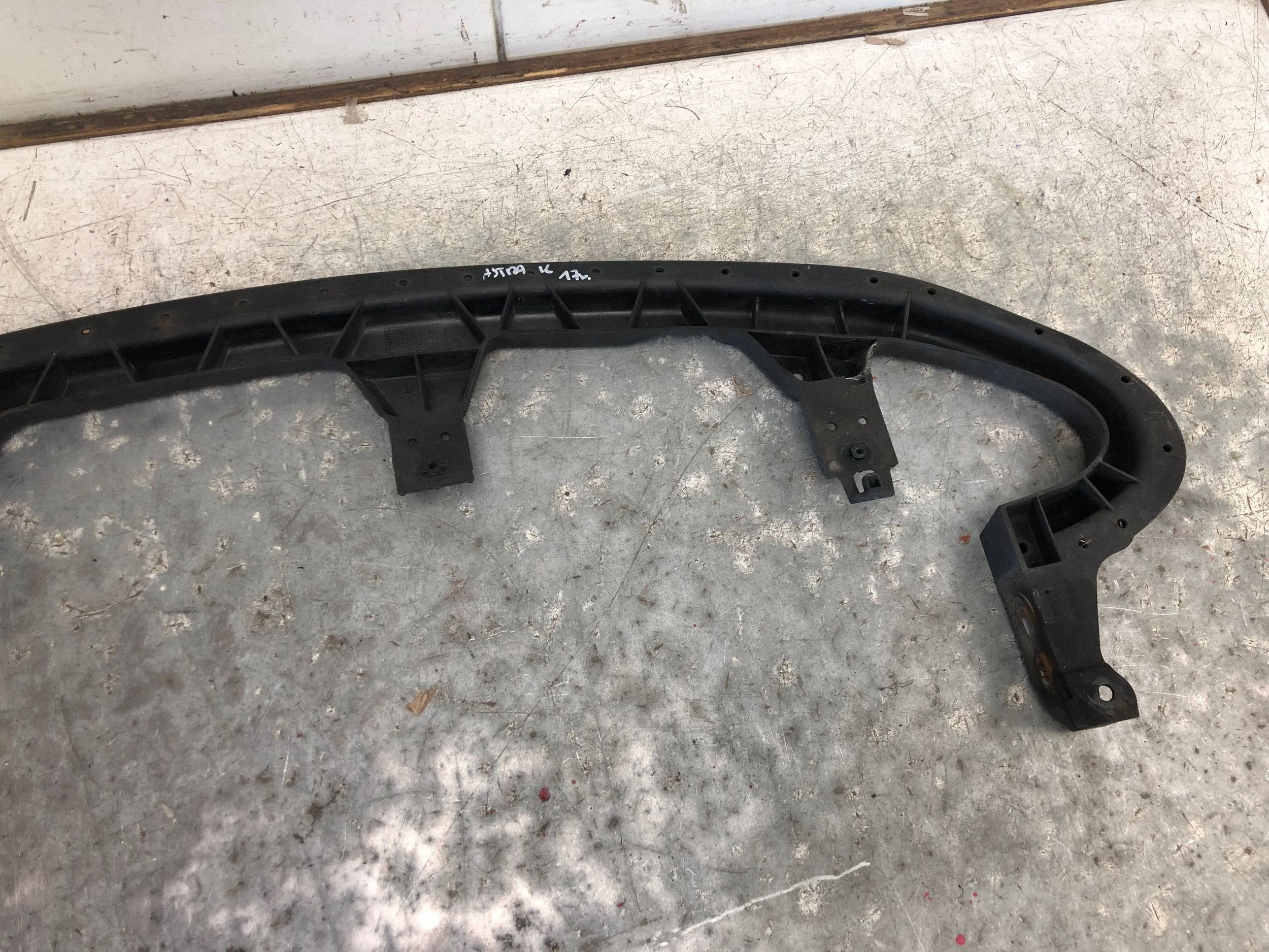 bumper support front lower OPEL ASTRA K KOMBI 13423602