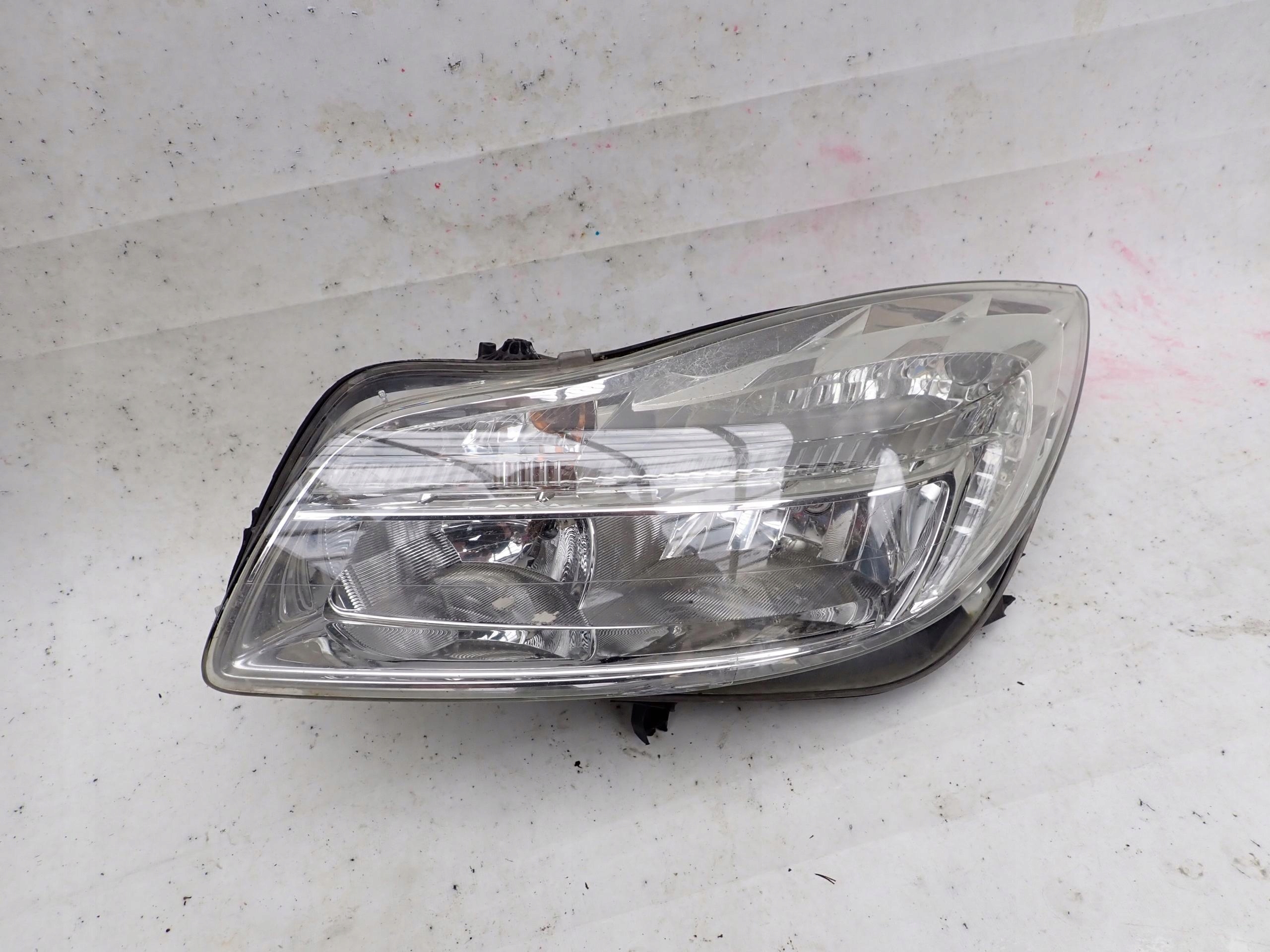 OPEL INSIGNIA A 08-13 light front front left
