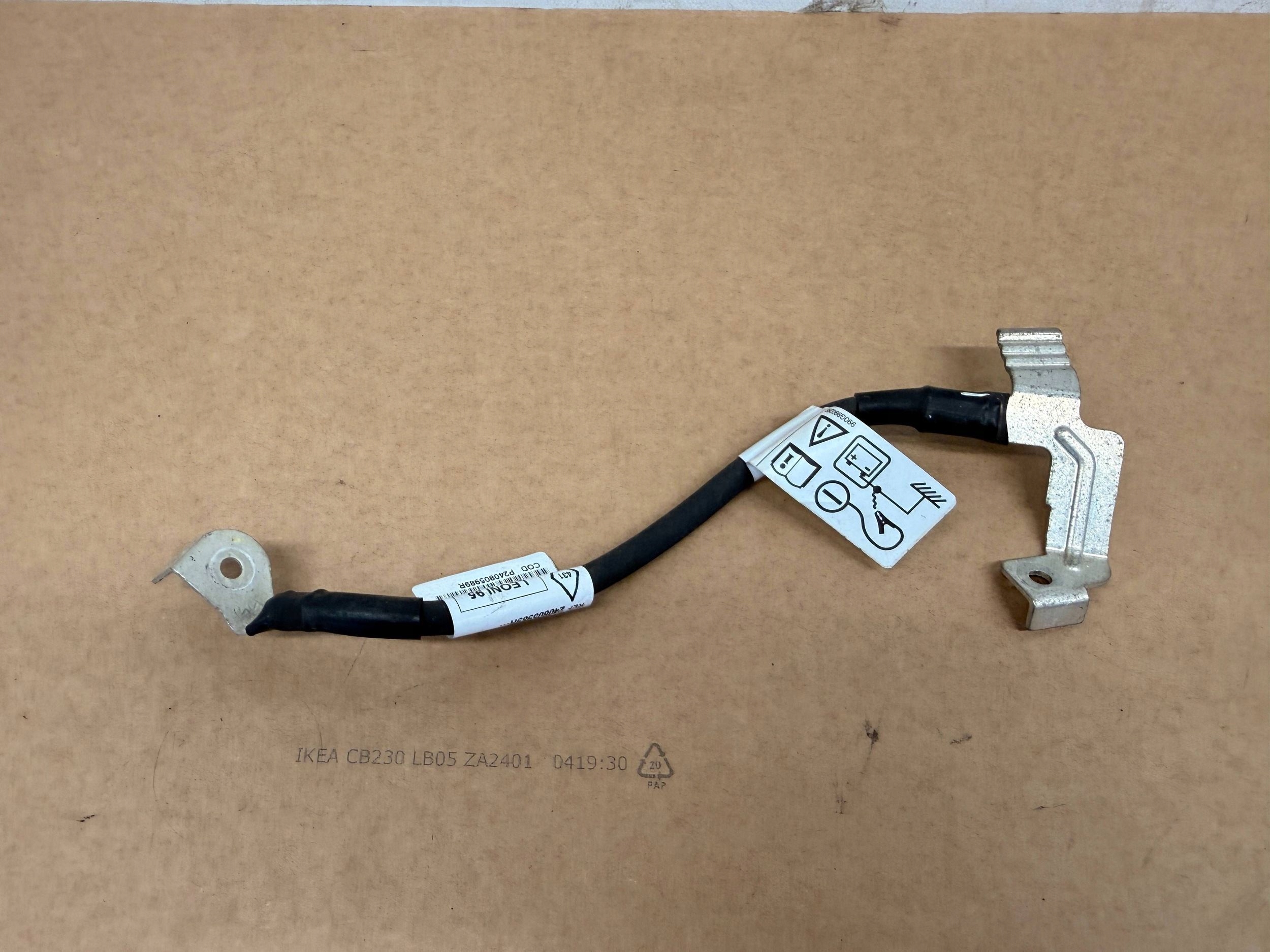 Sandero III 1.0 TCe Batteriemanagement Sensor 240805989R