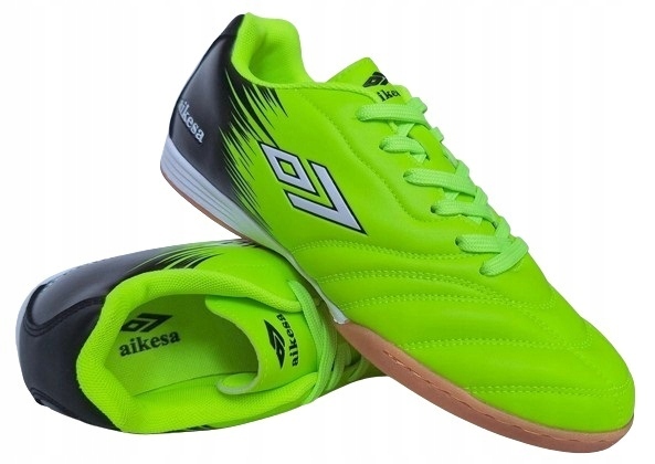 Sportovní boty fotbalové sálovky na venkovní hřiště hala tělocvična w-f futsal posilovna 40