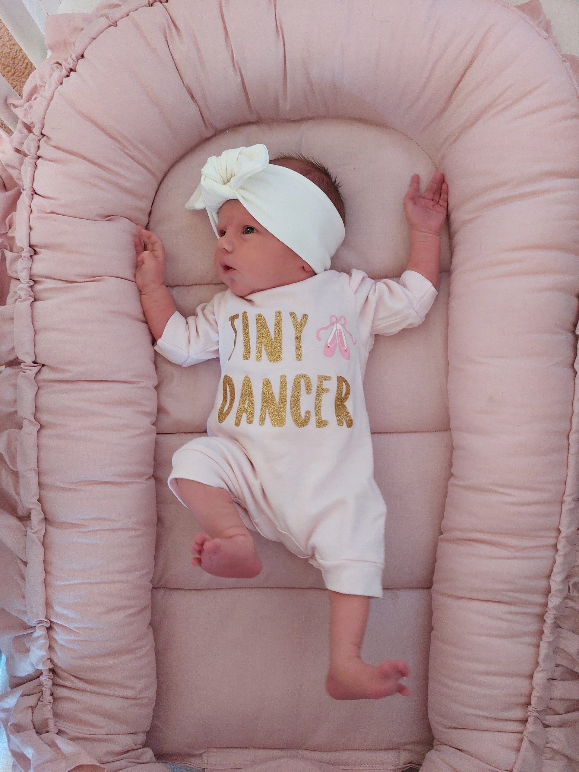 INFANTILO KOKON NIEMOWLĘCY BAWEŁNIANY Z FALBANKĄ Bohater brak