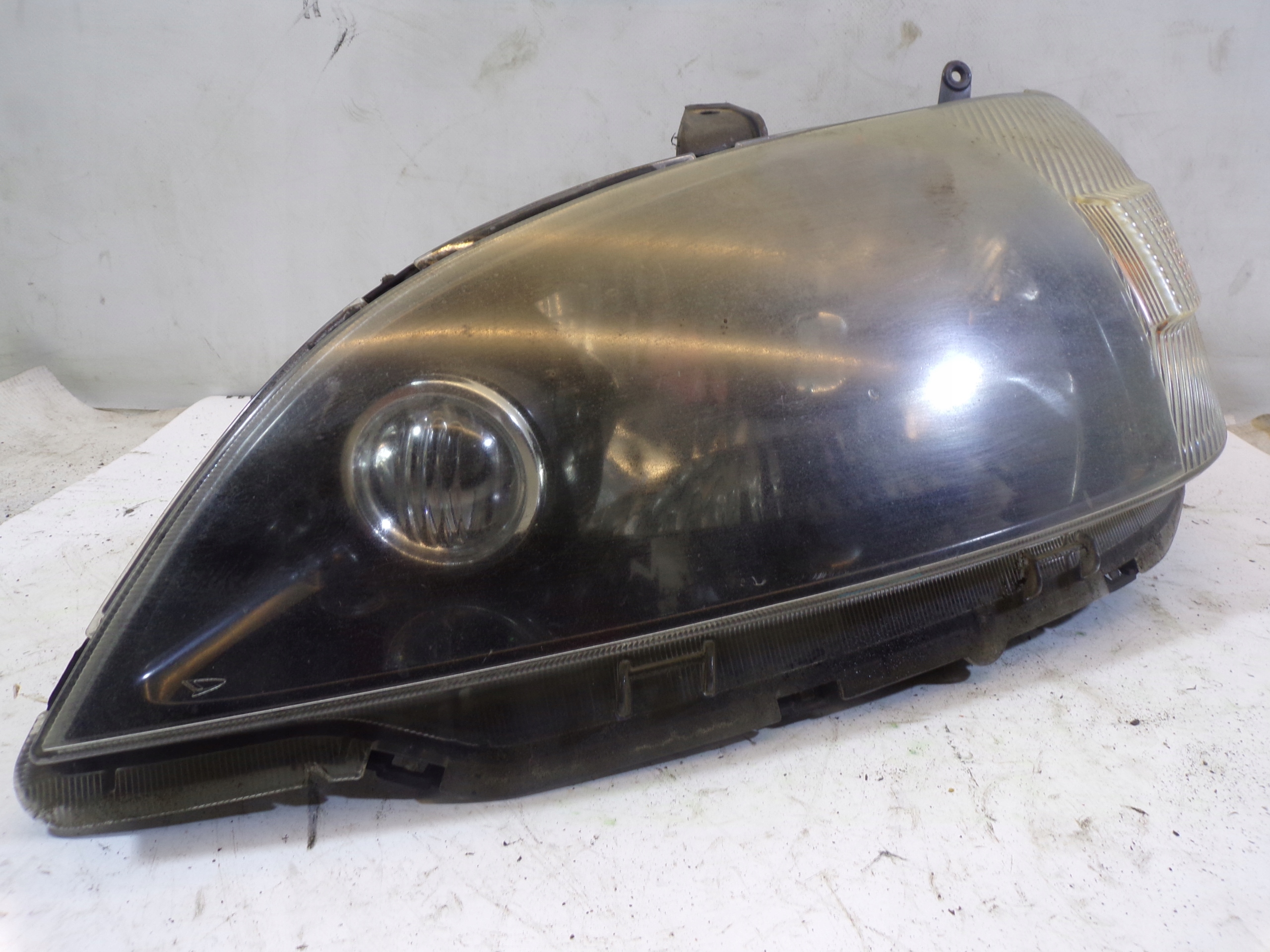 light front front left DAIHATSU YRV (K1)