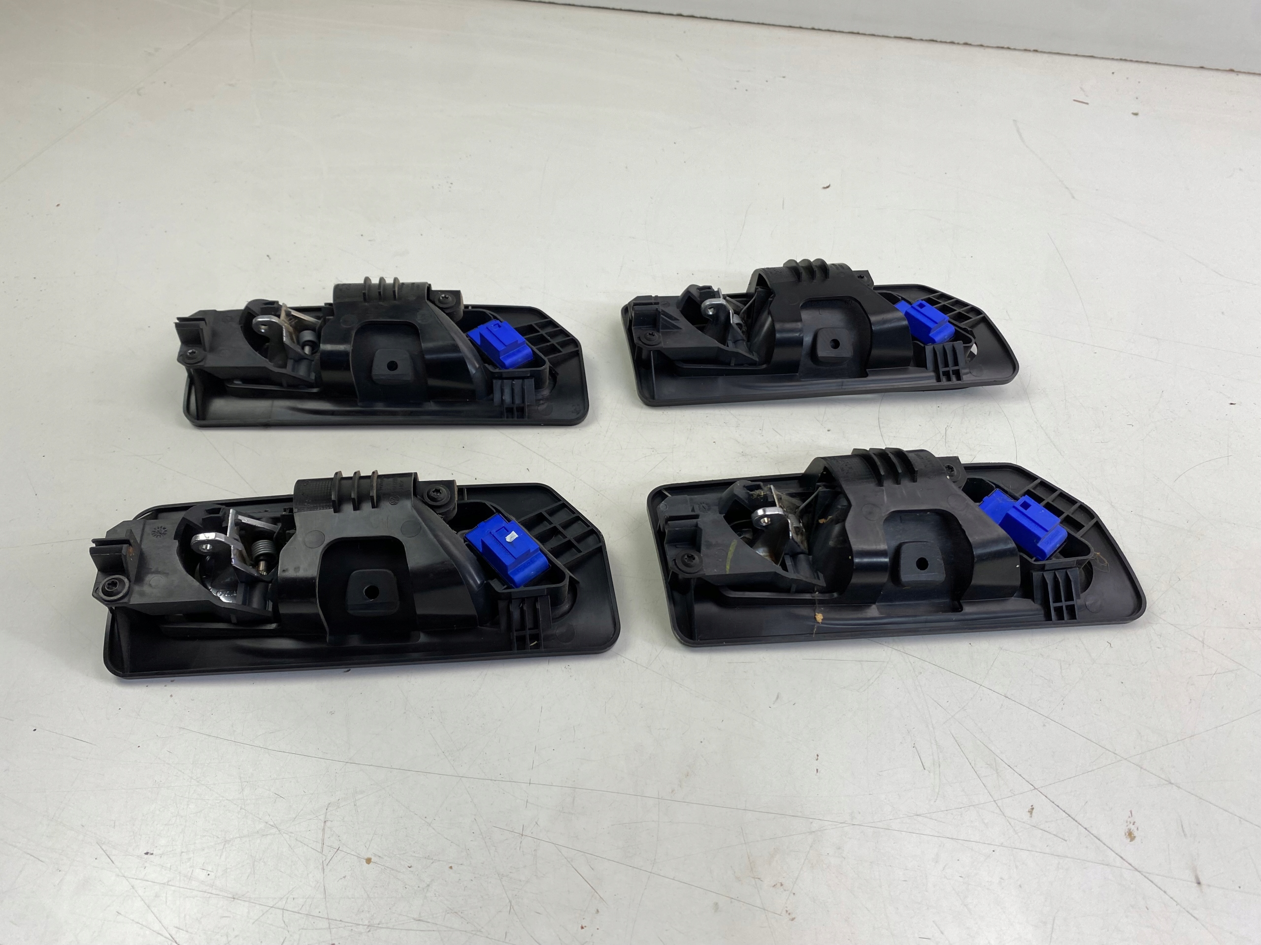 vw SCIROCCO ручка двери внутренняя P0112395