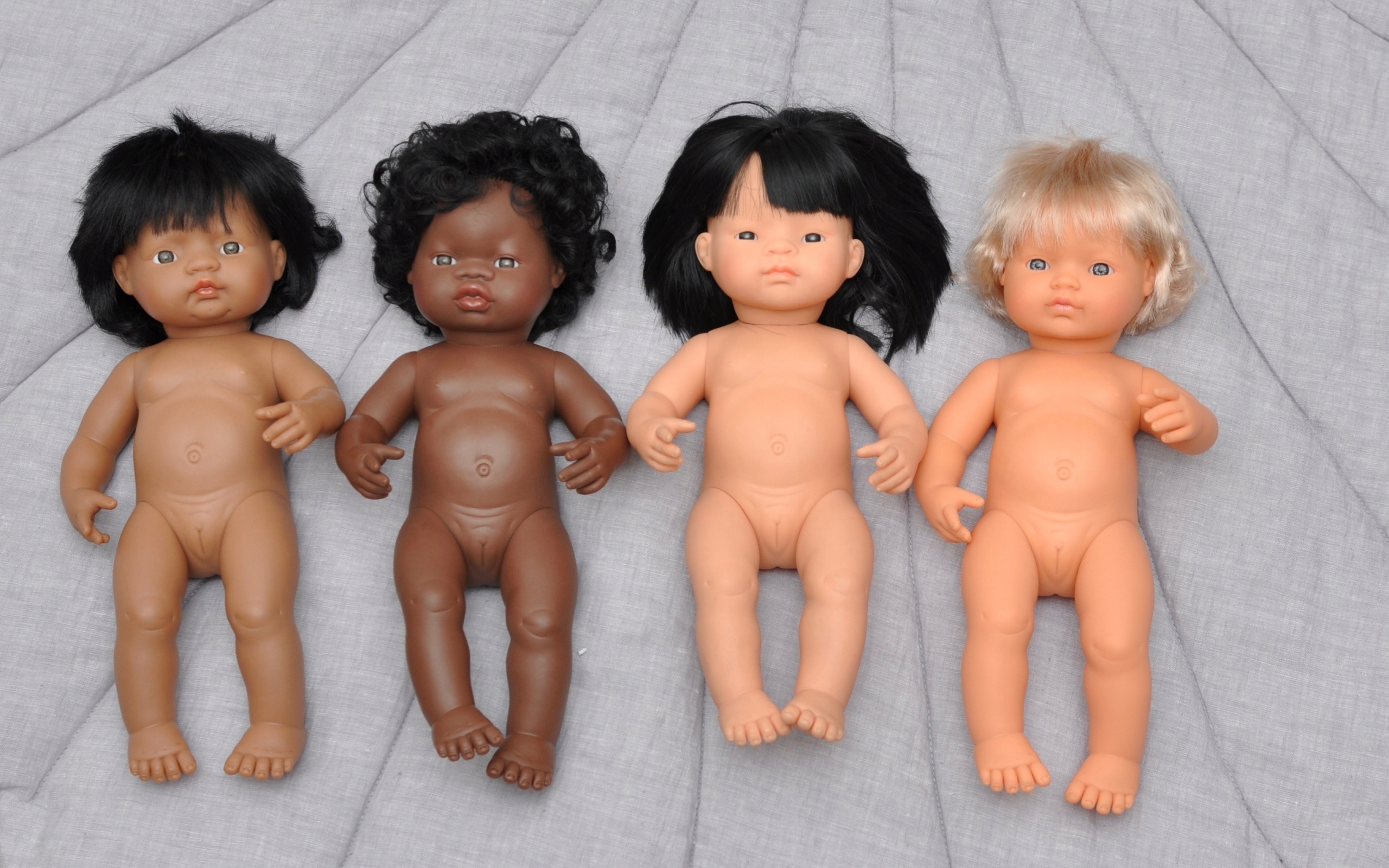 Lalka Miniland dziewczynka Latynoska 38 cm, hipańskie lalki edukacyjne, Materiał inny