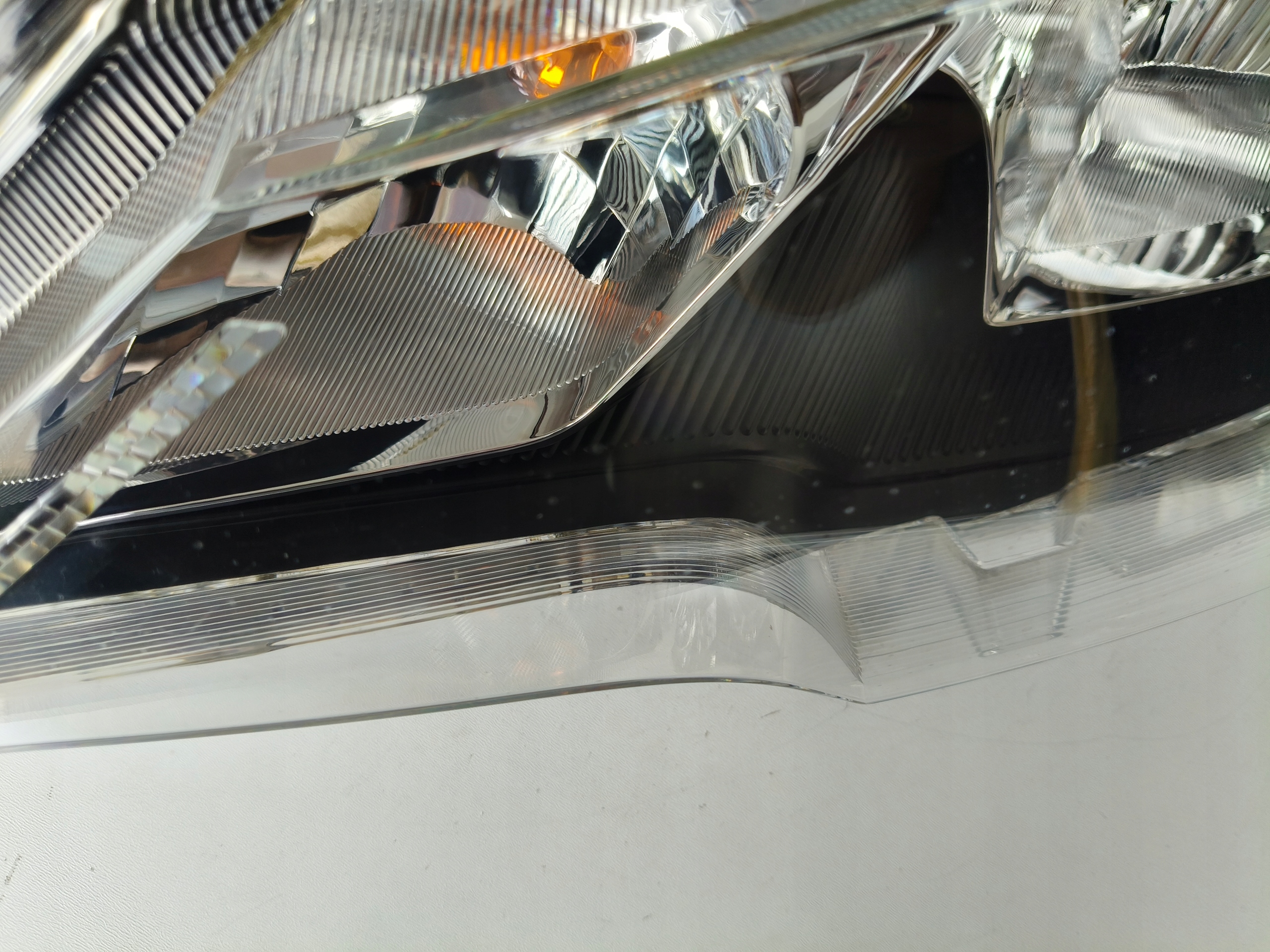 light left REFLEKTOR MITSUBISHI SPACE STAR 20