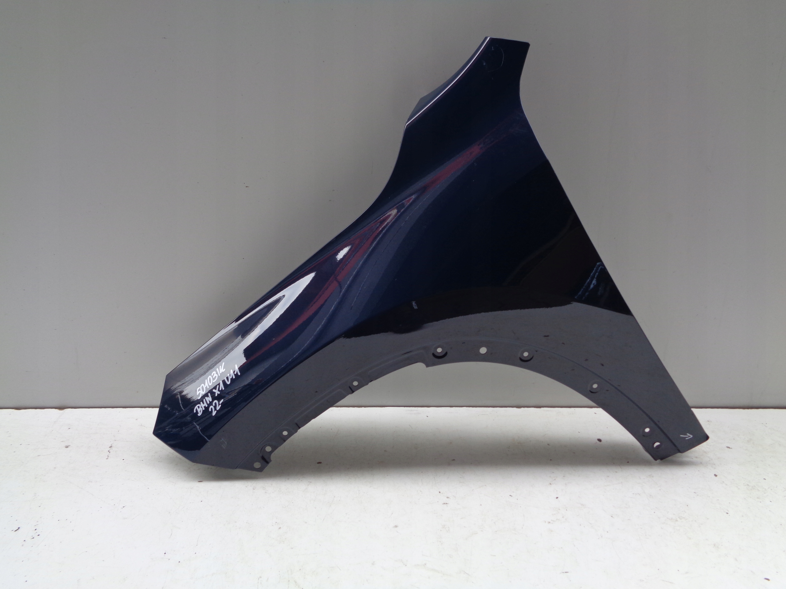 fender left front BMW X1 U11 22- NR 50103
