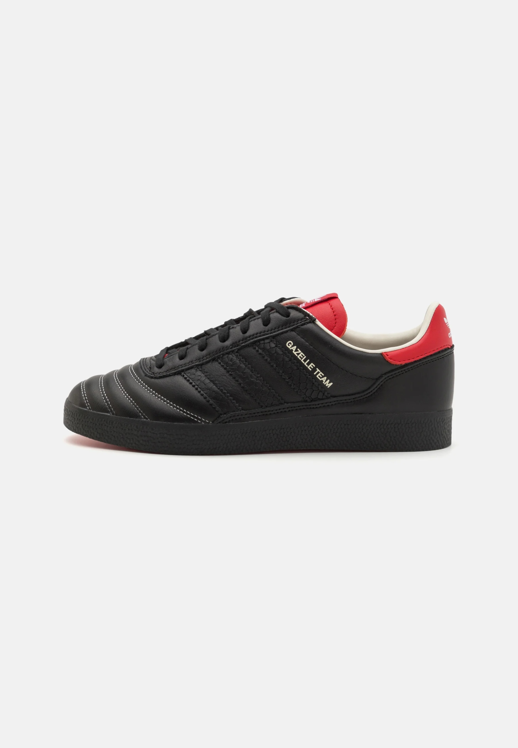 Sportovní boty Adidas Gazelle Team JQ5541 vel. 43 1/3 Přírodní kůže