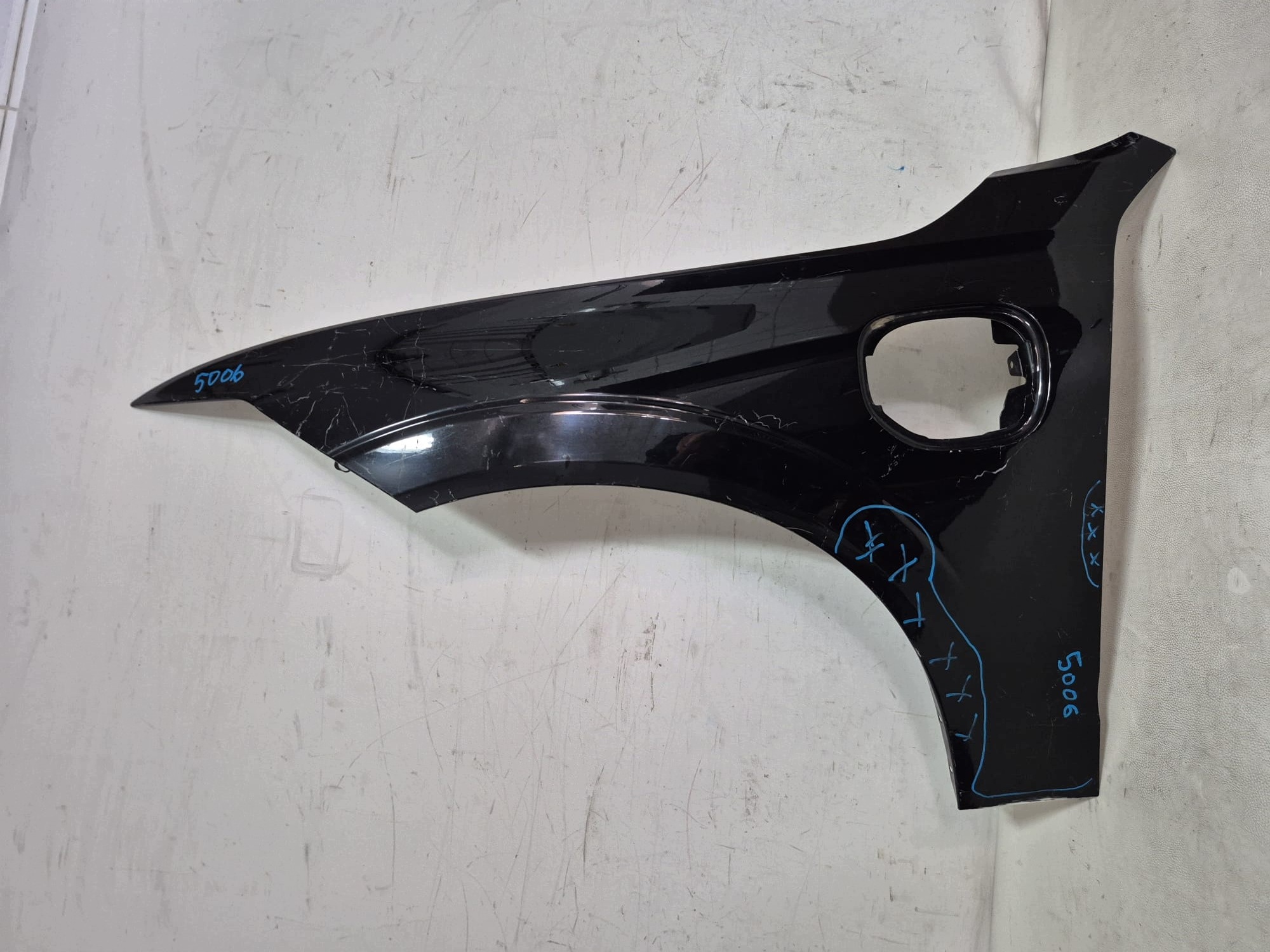 VOLVO XC60 II 2 spoiler-IN HYBRID 17-> fender front front left