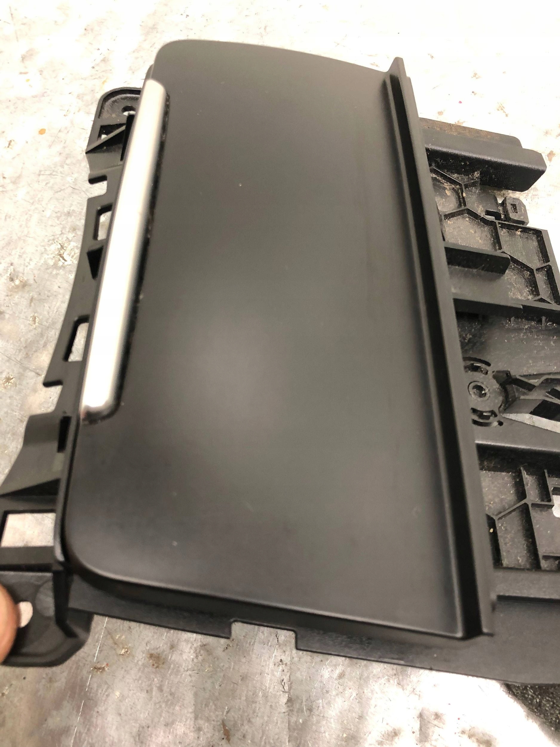 ashtray passenger compartment consoles AUDI Q5 8K0857951