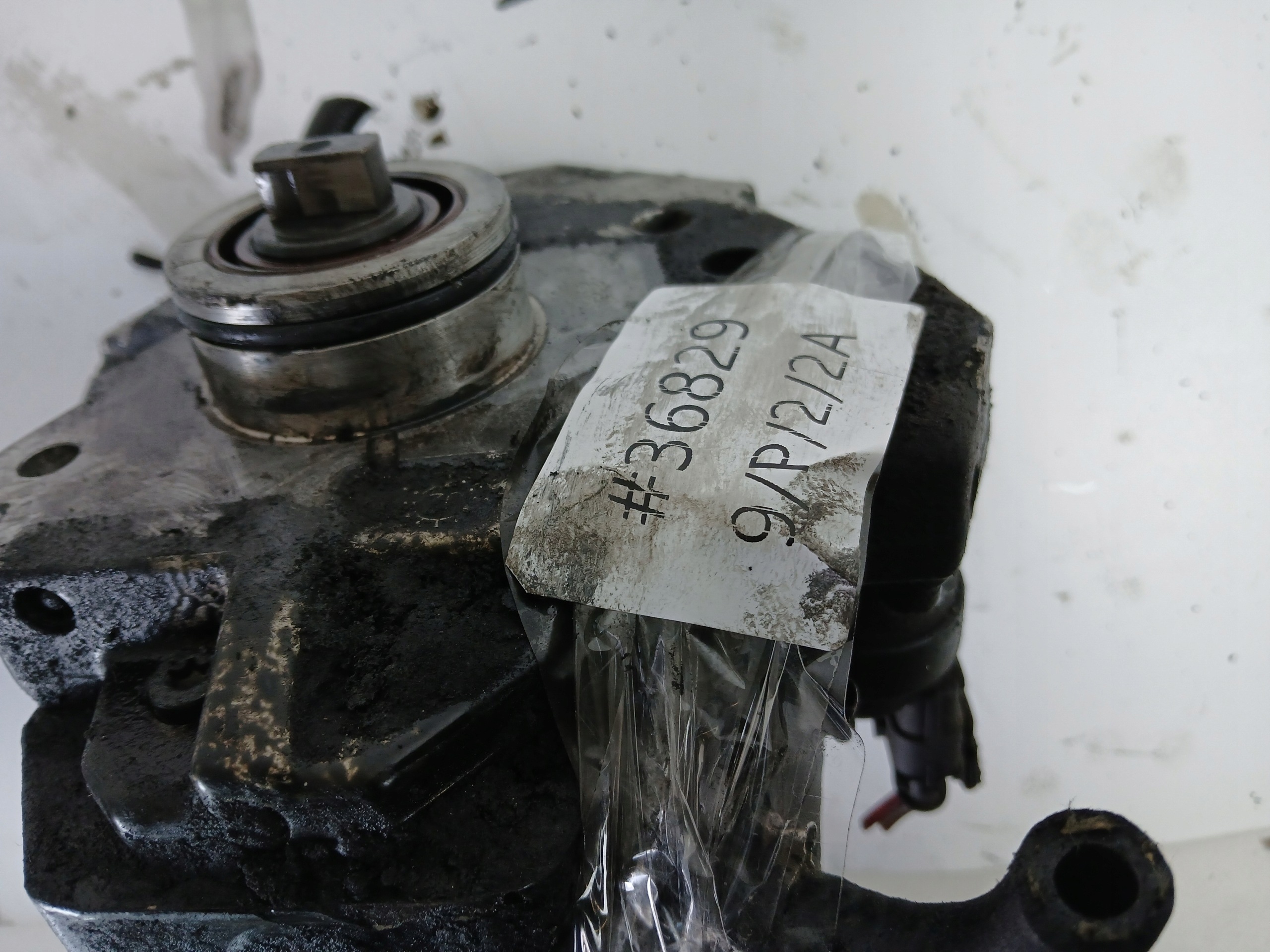 VOLVO S60 und V70 II S80 2.4 D Einspritzpumpe 8689590