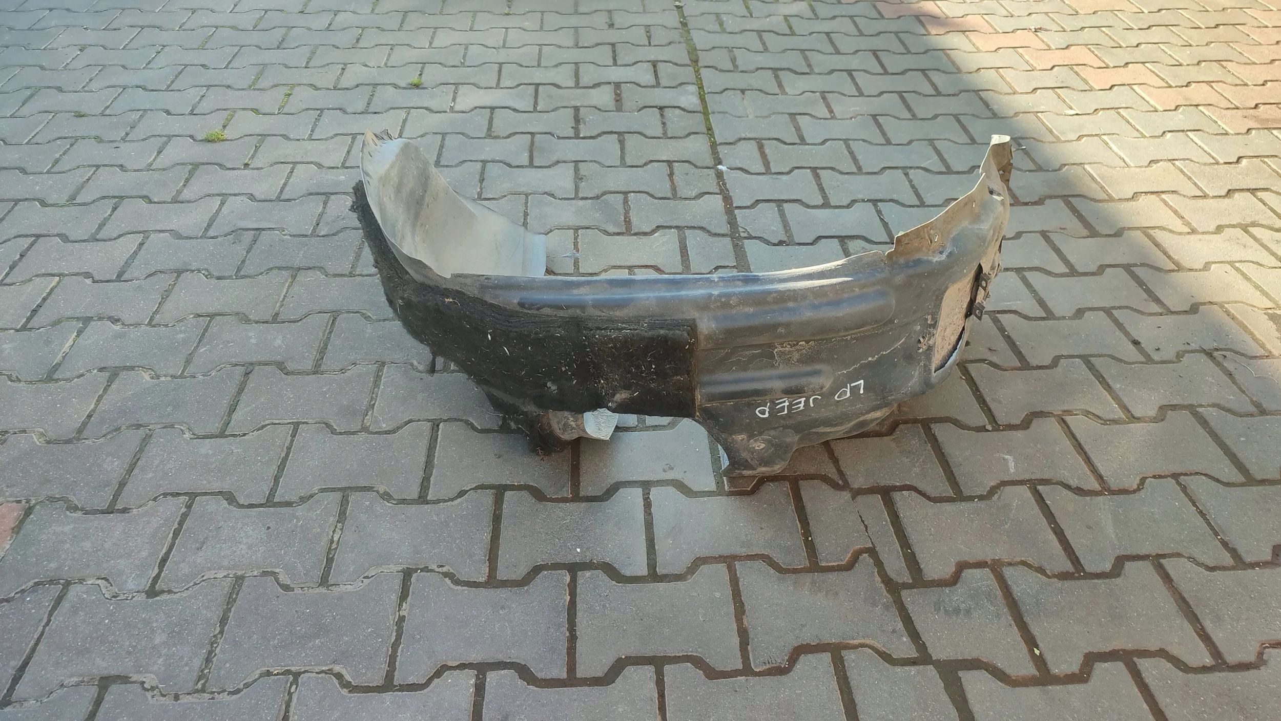 Jeep Cherokee 2015 front left mudguard front
