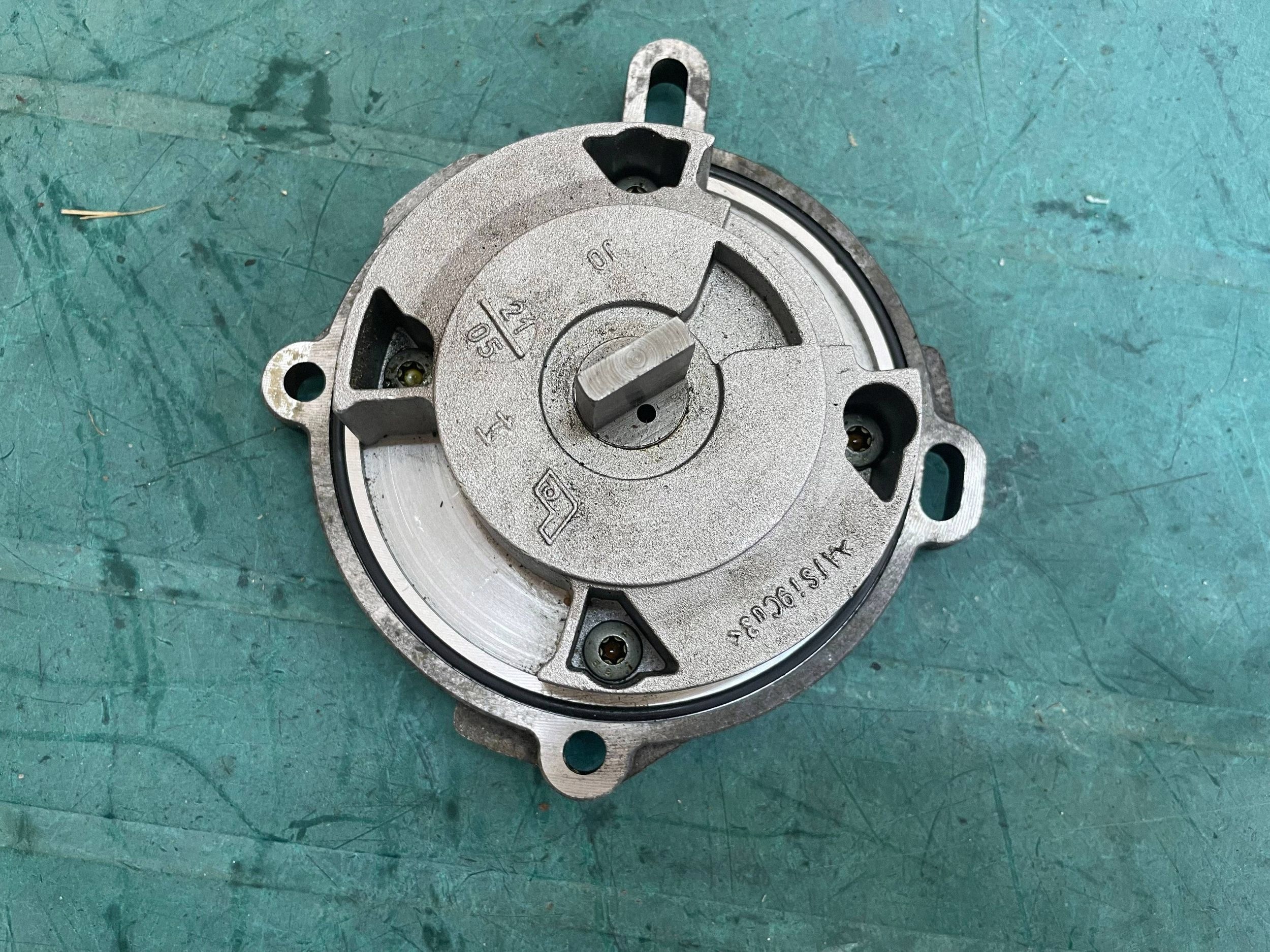 Ölpumpe PORSCHE CAYMAN 987 99710702103 @M