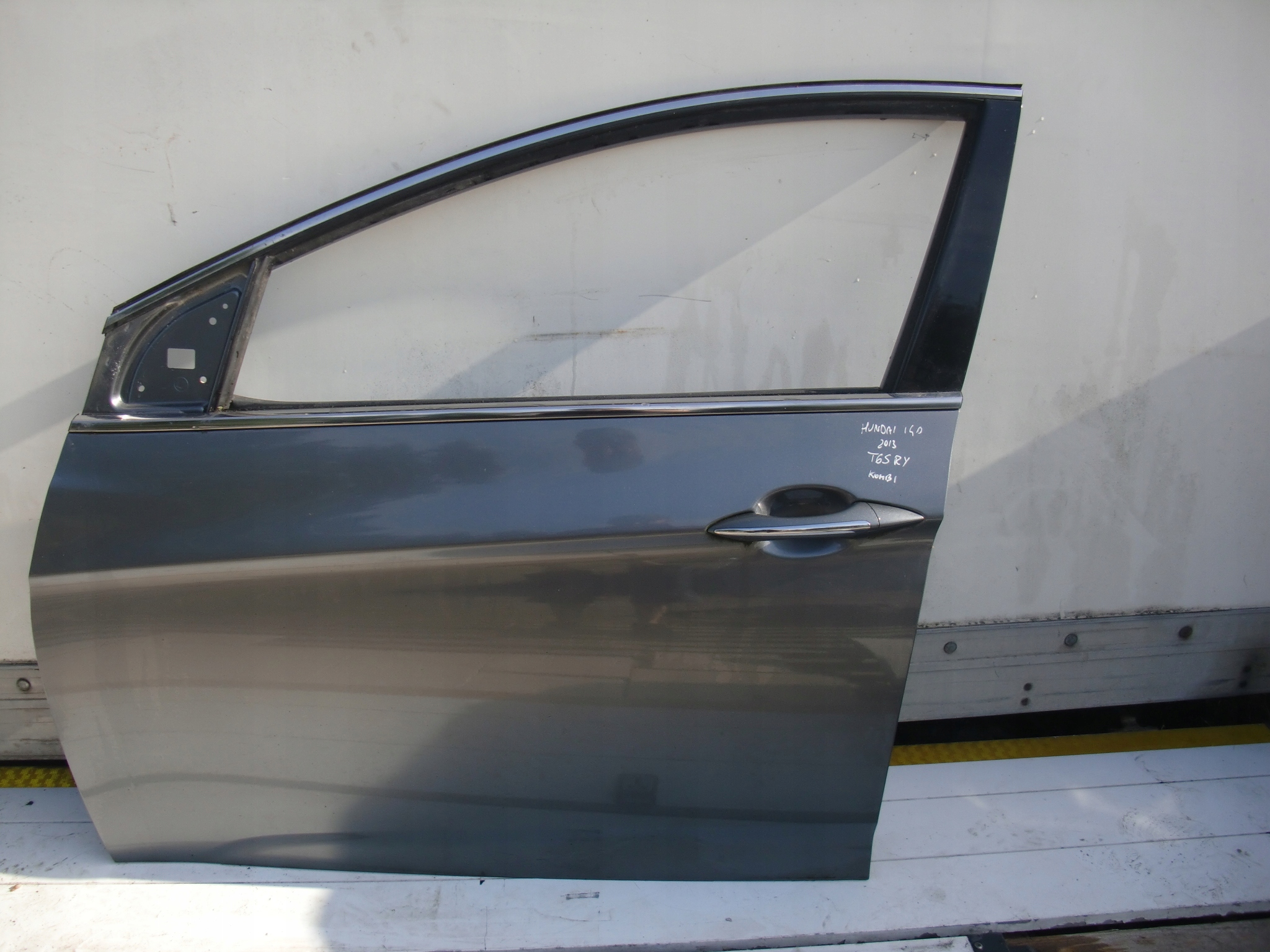 HYUNDAI I40 door front front left SZARE T6S T6SRY
