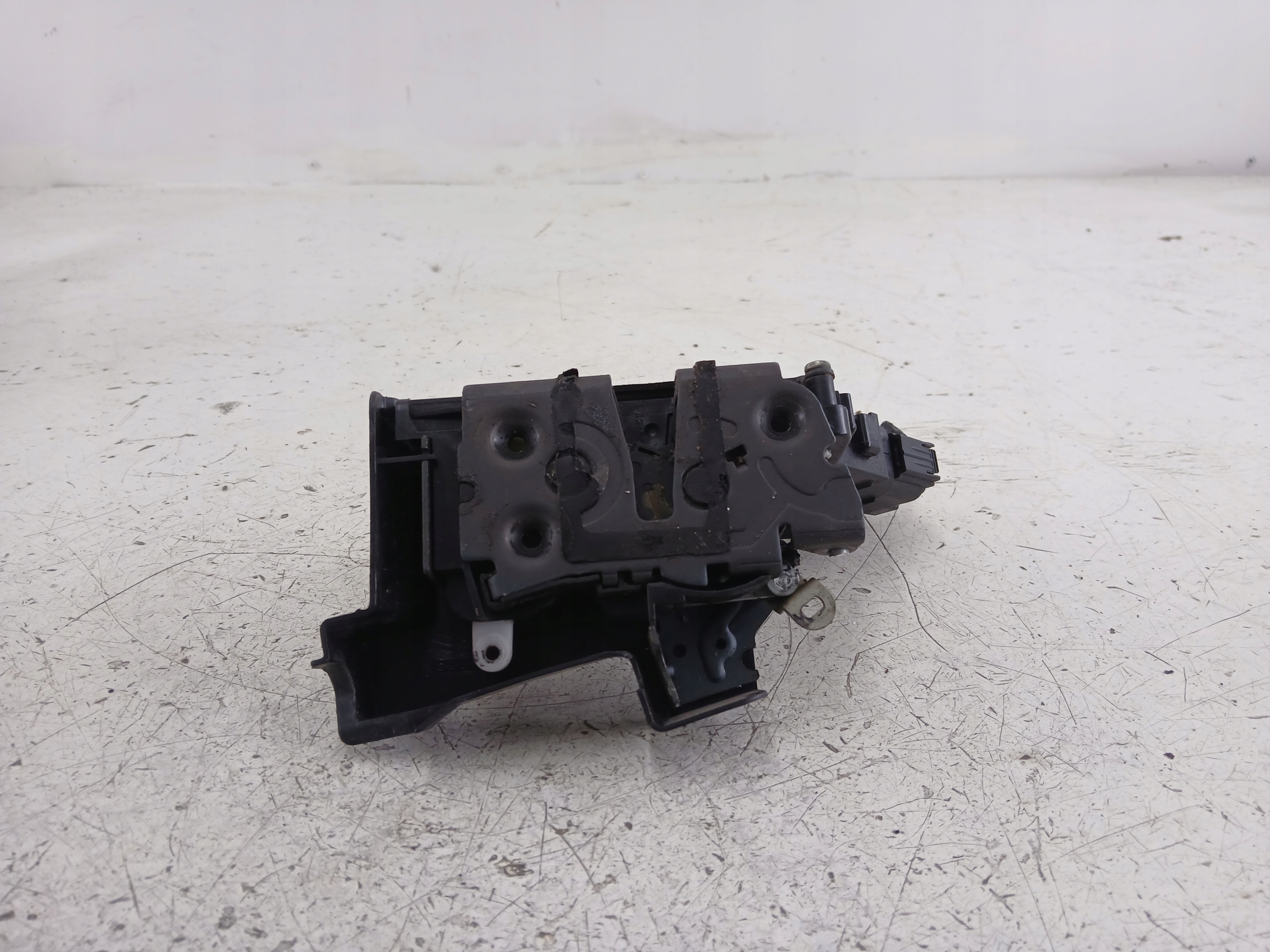 FORD FOCUS MK2 C MAX lock door left front 3M5AR21813ET